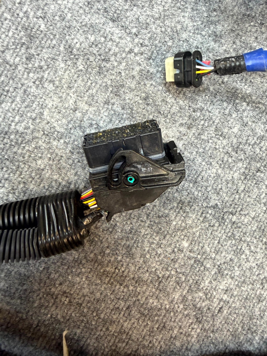 2020-2024 TESLA MODEL Y SUPERMANIFOLD WIRING HARNESS HEAT PUMP OEM, 2068767-00-C