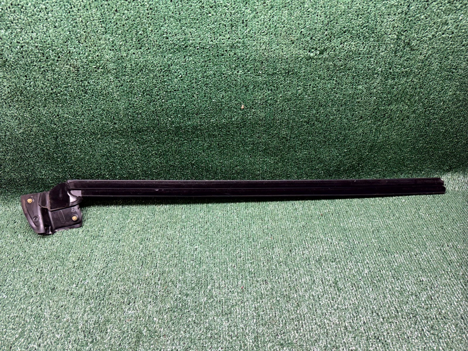 ♦️2020-2023 TESLA MODEL Y FRONT RIGHT DOOR WINDOW BELT MOLDING OEM, 1516943-00-A