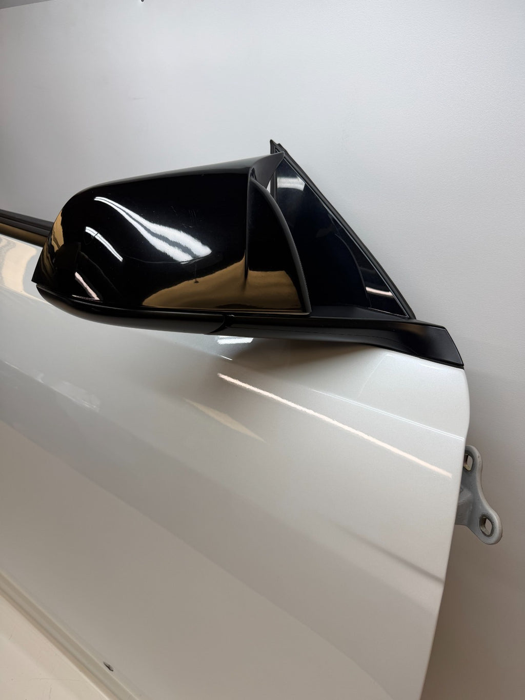 2020-24 Tesla Model Y Front Right Passenger Side Complete Door Assembly White
