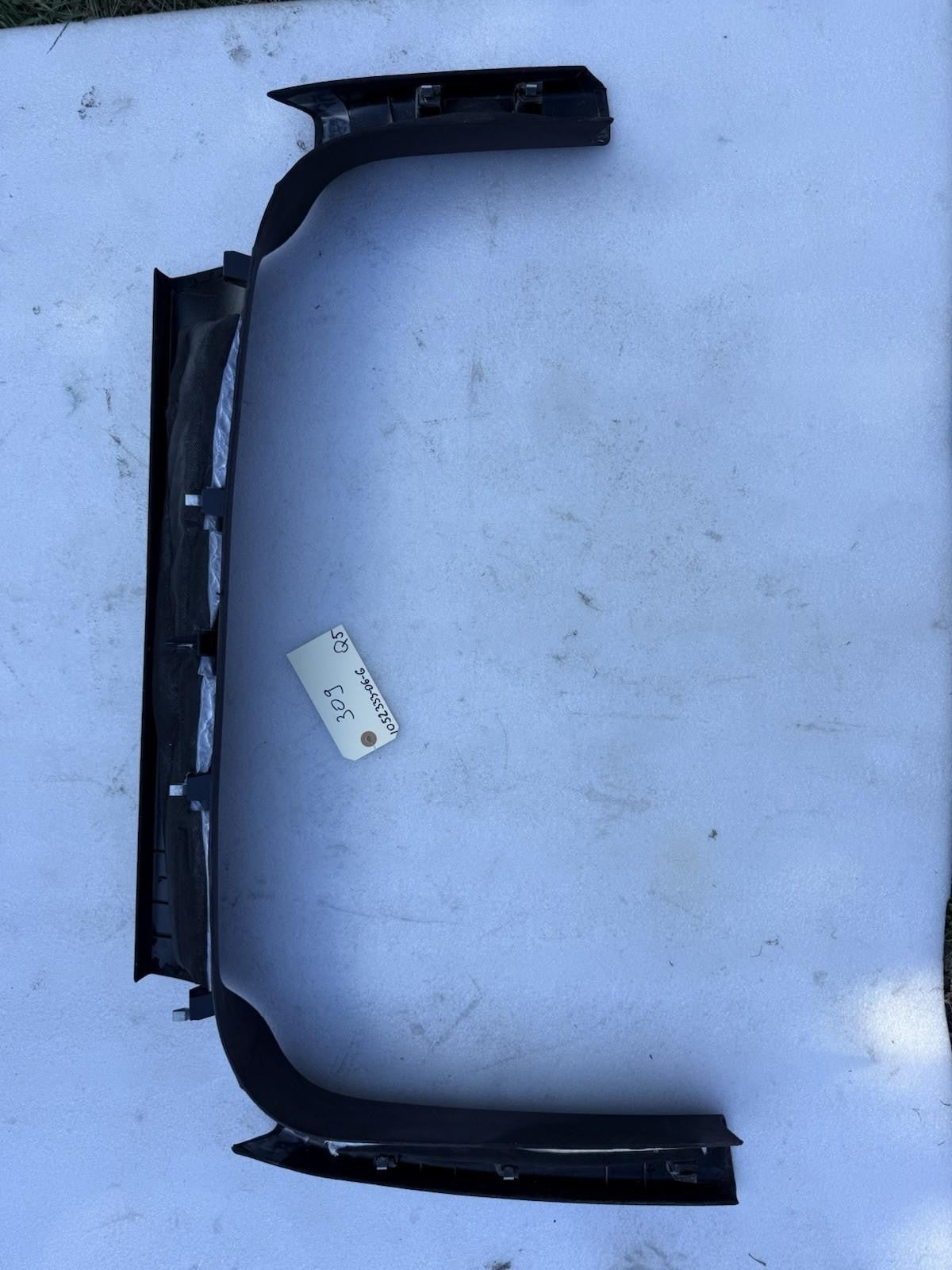 ♦️16-20 TESLA MODEL X REAR LEFT FALCON DOOR LOWER GARNISH TRIM OEM, 1052333-06-G