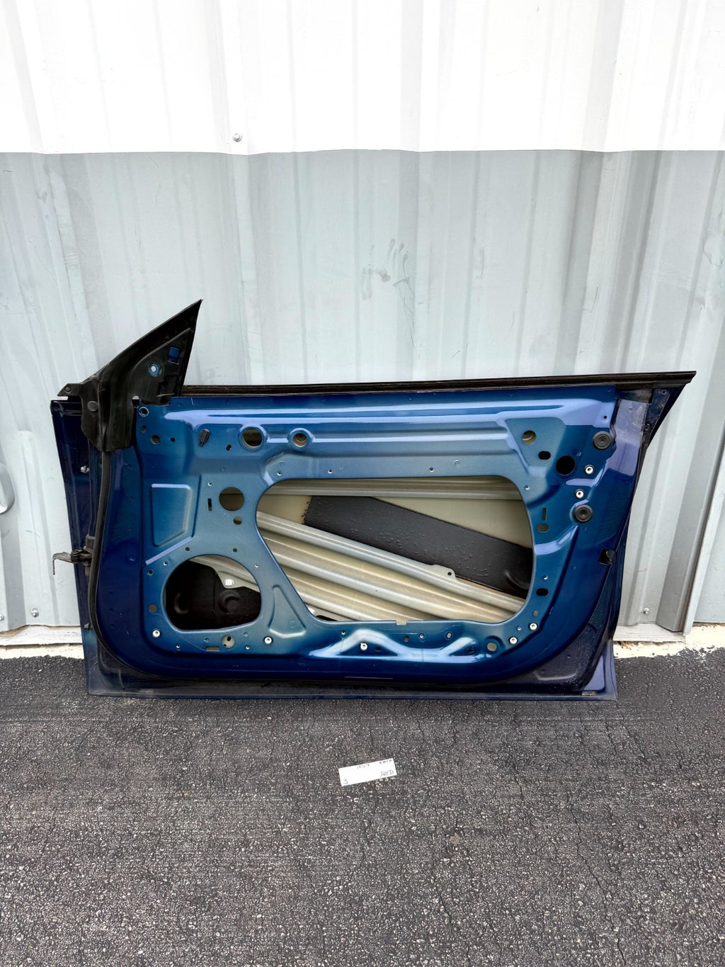 2017-2023 TESLA MODEL 3 FRONT RIGHT PASSENGER SIDE DOOR SHELL OEM, 1081420-E0-C
