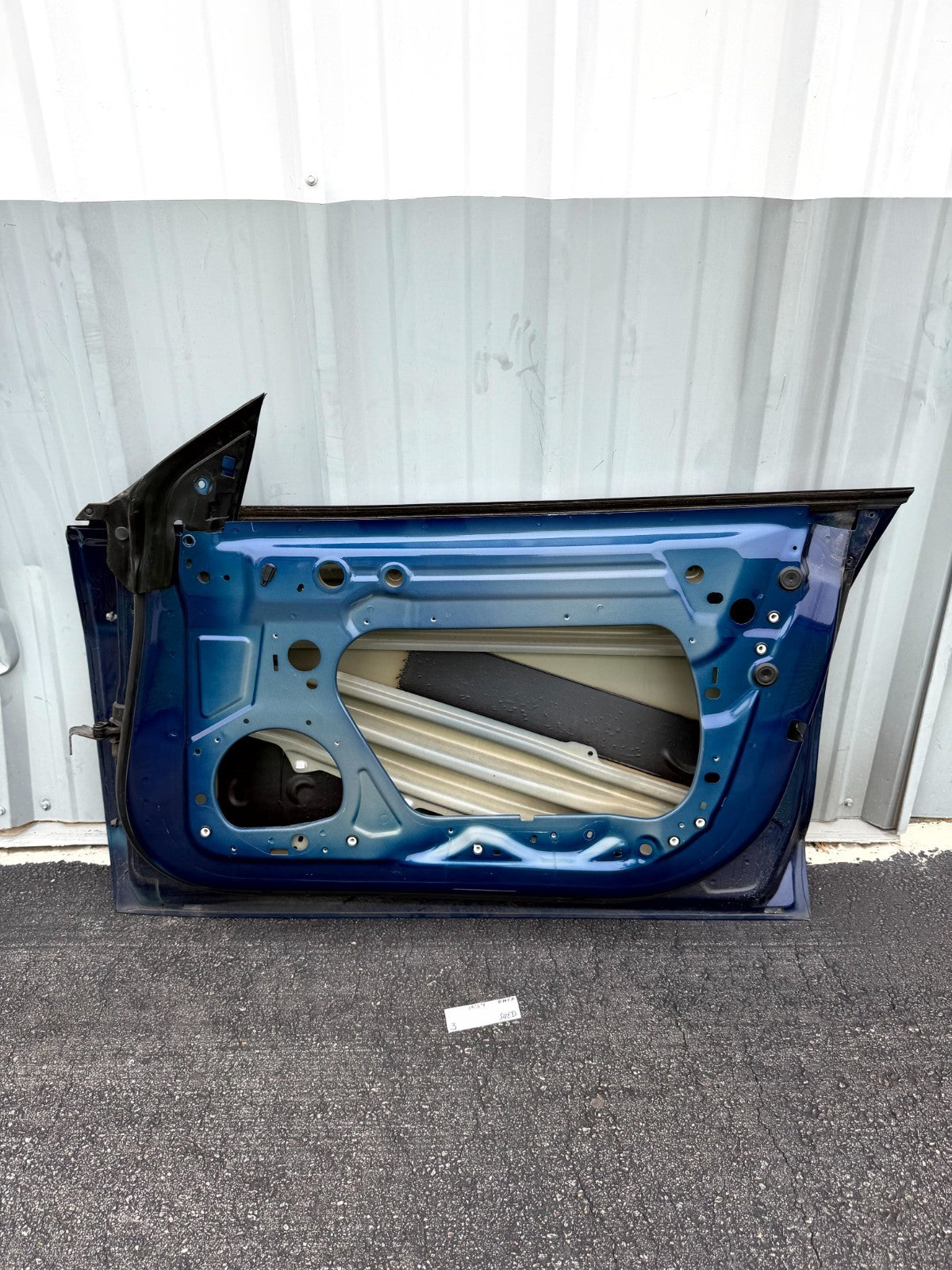 2017-2023 TESLA MODEL 3 FRONT RIGHT PASSENGER SIDE DOOR SHELL OEM, 1081420-E0-C