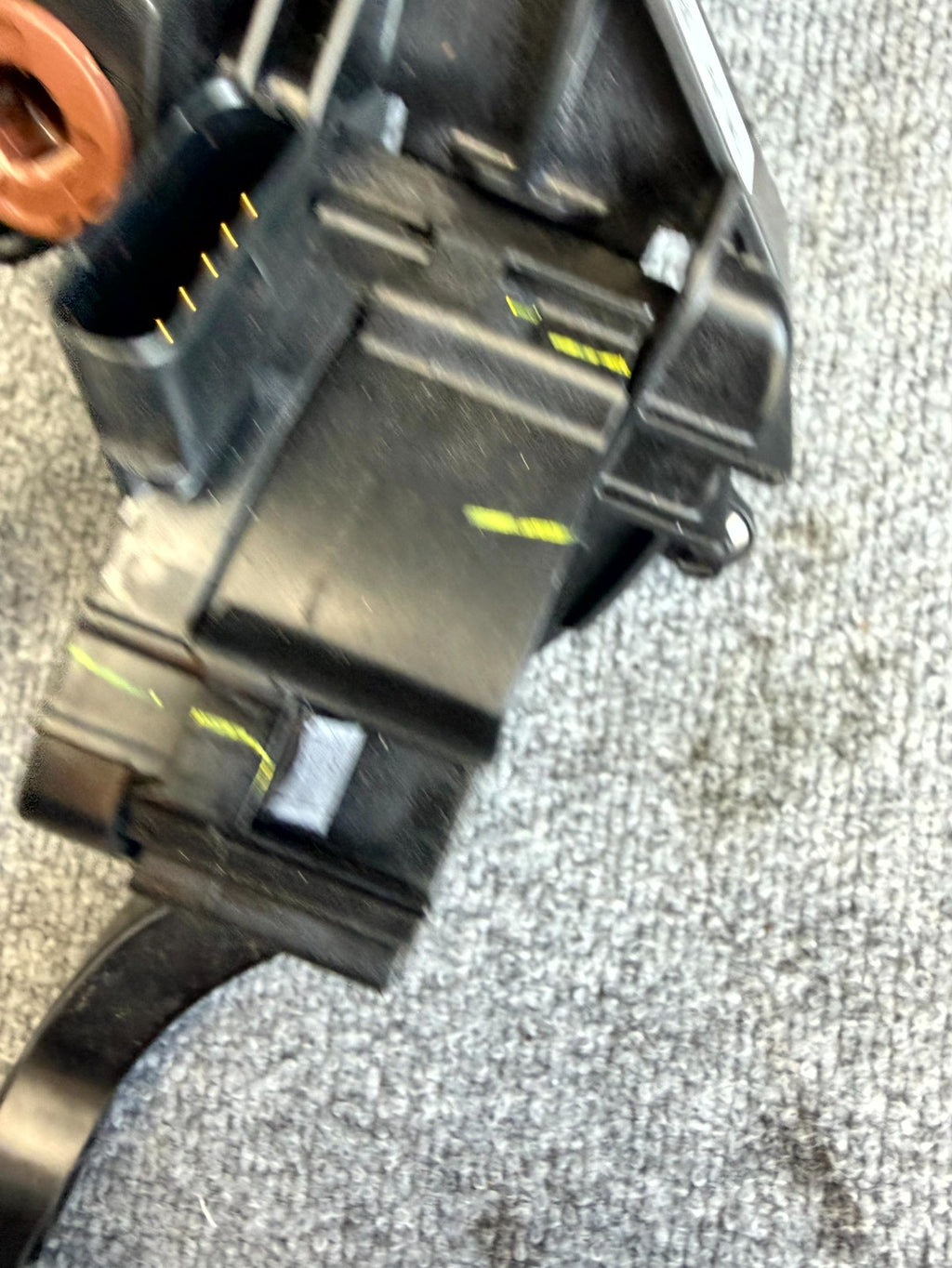 2017-2023 TESLA MODEL 3 ACCELERATOR & BRAKE PEDAL SET ASSEMBLY OEM, 1044691-00-D