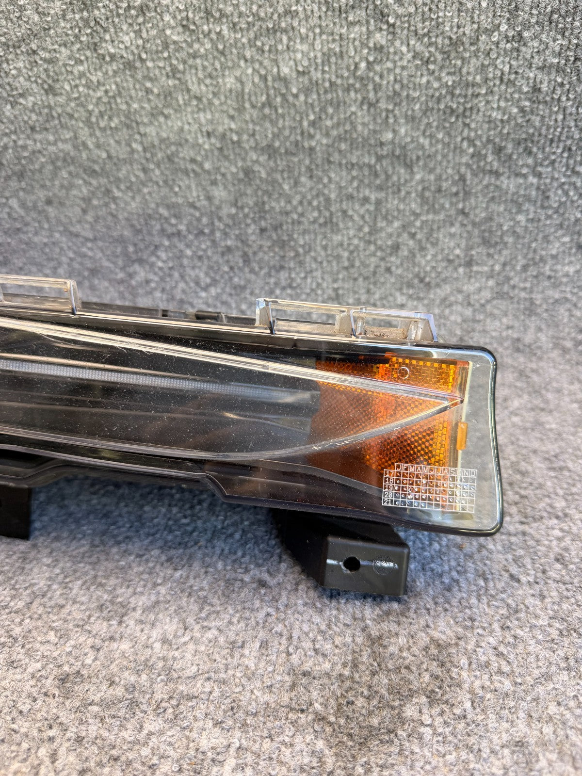 2017- 2023 Tesla Model 3 Right Passenger 3 Pin Fog Light Lamp 1077392-00-F