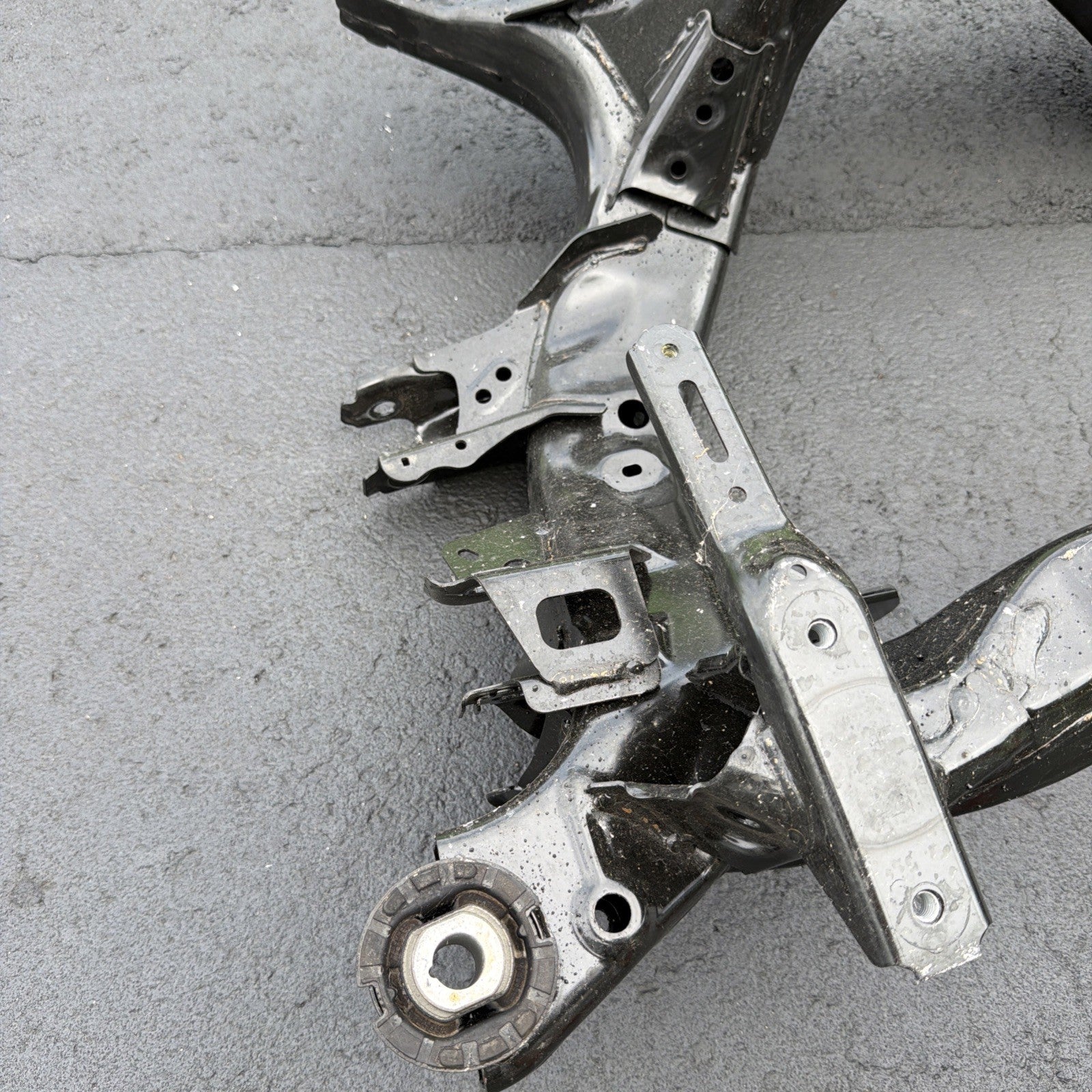 2017-2023 Tesla Model 3 Y Rear Subframe Cradle Support Crossmember Assembly