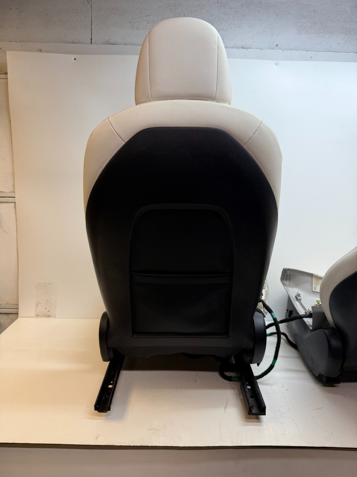 2017-2023 TESLA MODEL Y FRONT & REAR SET OF SEATS ASSY WHITE