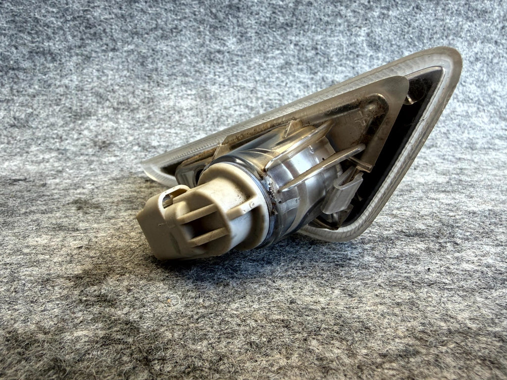 ♦️2012-2016 TESLA MODEL S FRONT RIGHT SIDE TURN SIGNAL REPEATER OEM 6007699-00-C