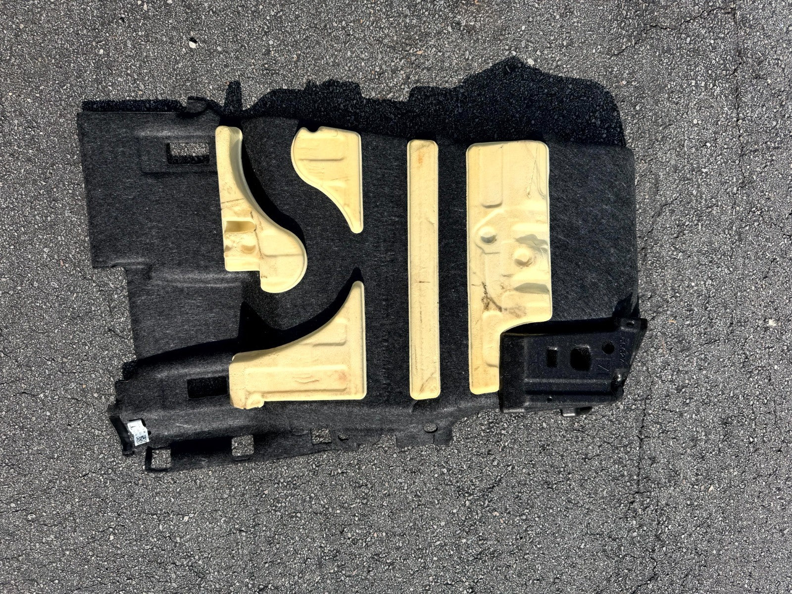 17 - 23 TESLA MODEL 3 FRONT LEFT SIDE FLOOR CARPET COVER LINER OEM, 1127267-00-G