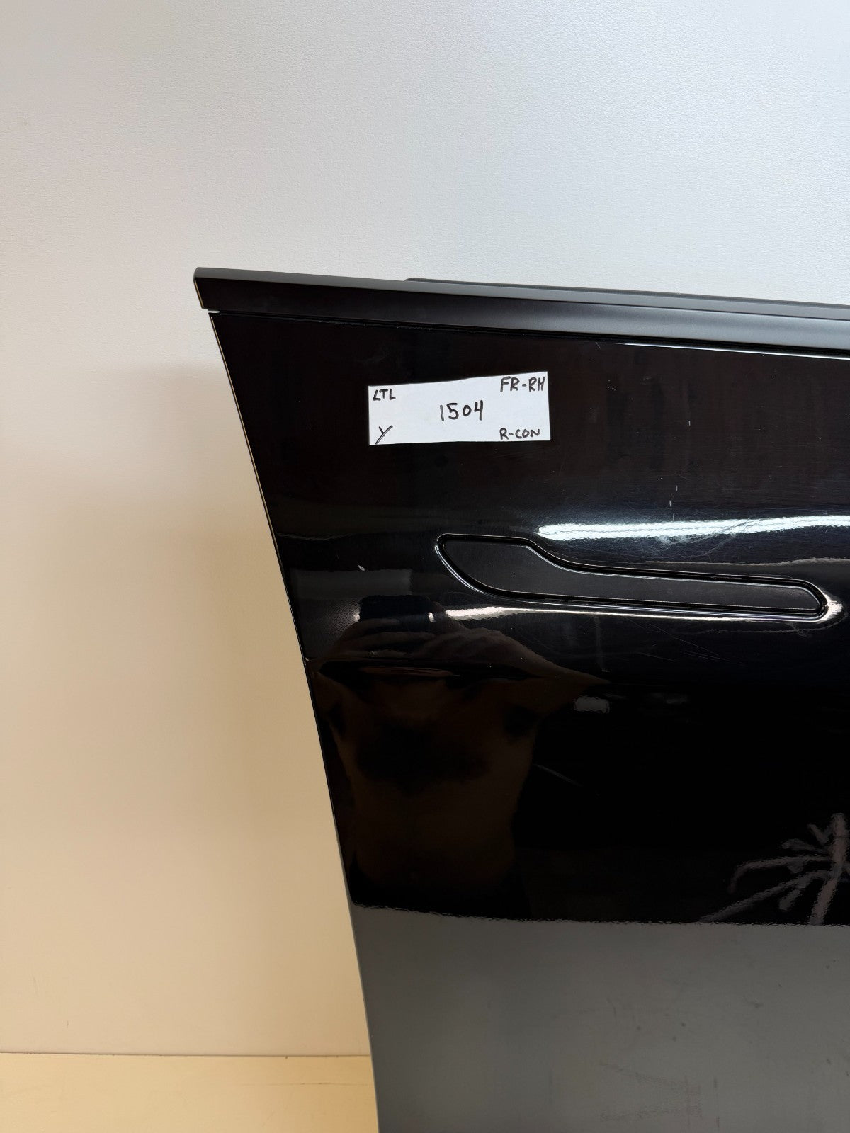 2012-2020 TESLA MODEL Y FRONT RIGHT PASSENGER SIDE COMPLETE DOOR ASSEMBLY