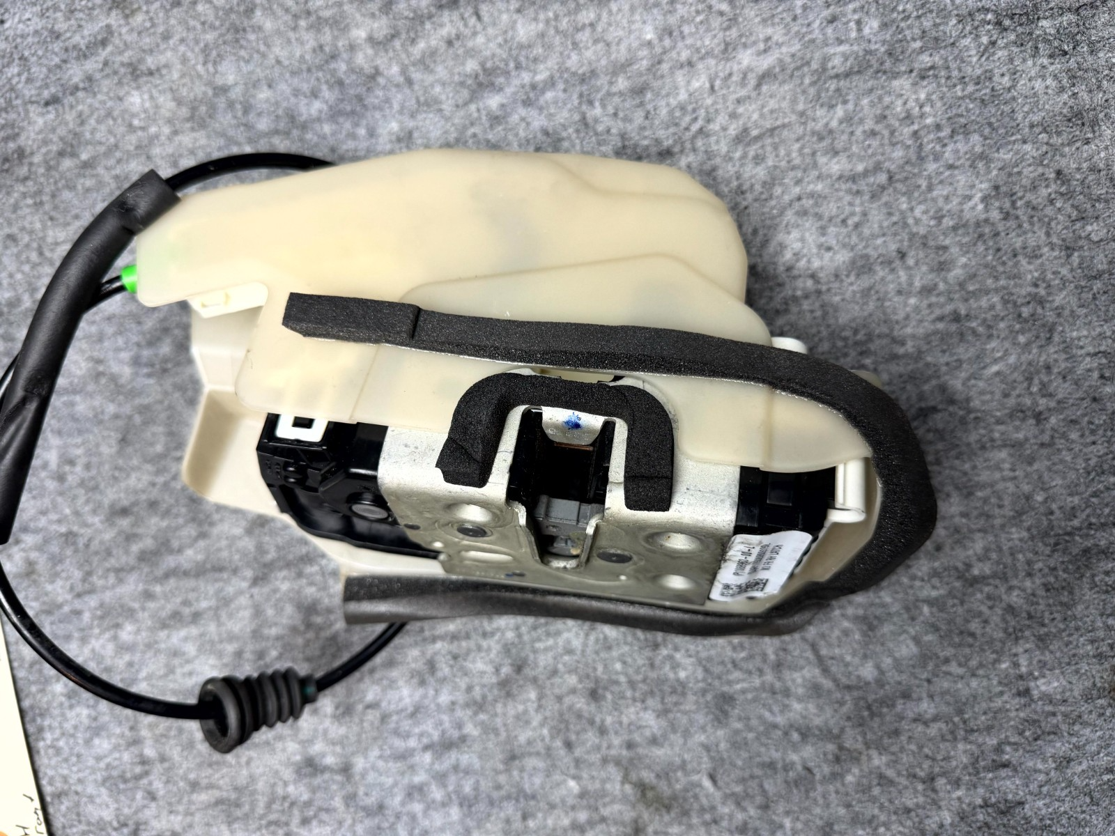 ♦️17–23 TESLA MODEL 3 FRONT RIGHT DOOR LOCK LATCH ACTUATOR OEM, 1068963-00-L