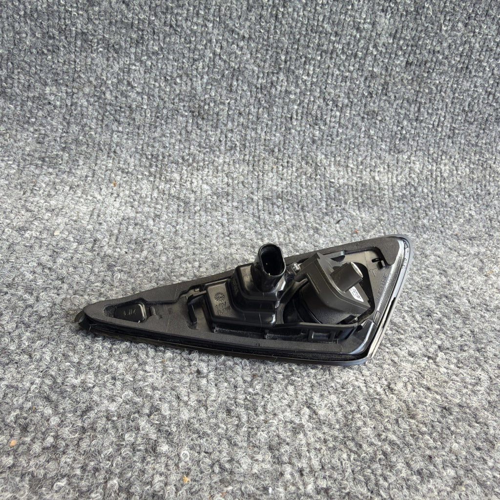 2023 - 2024 TESLA MODEL Y FRONT LEFT FENDER CAMERA TURN SIGNAL LIGHT LAMP OEM