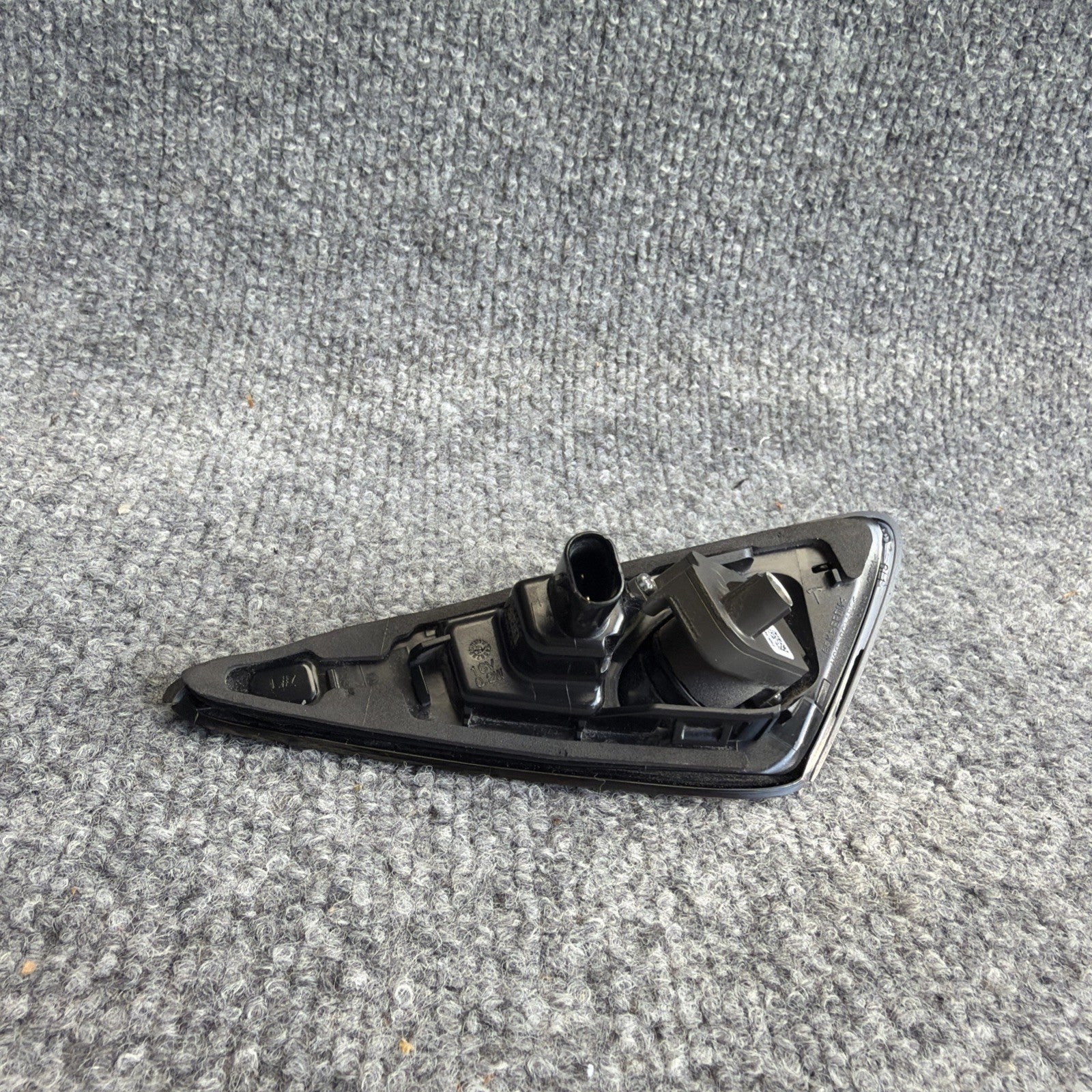 2023 - 2024 TESLA MODEL Y FRONT LEFT FENDER CAMERA TURN SIGNAL LIGHT LAMP OEM