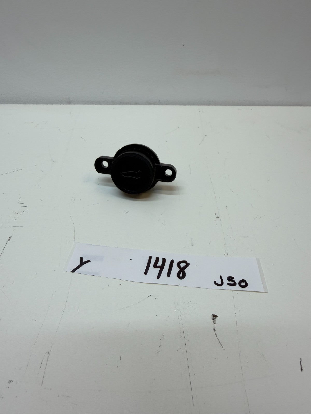 2017-2023 Tesla Model Y Trunk Liftgate Release Open Button Switch 1501907-00-C