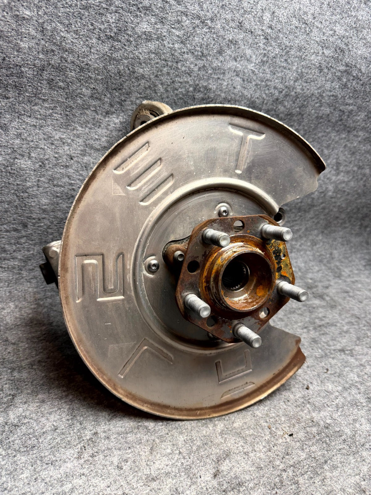 ♦️17-23 TESLA MODEL 3 REAR RIGHT SIDE SPINDLE KNUCKLE WHEEL HUB OEM, 104441600F