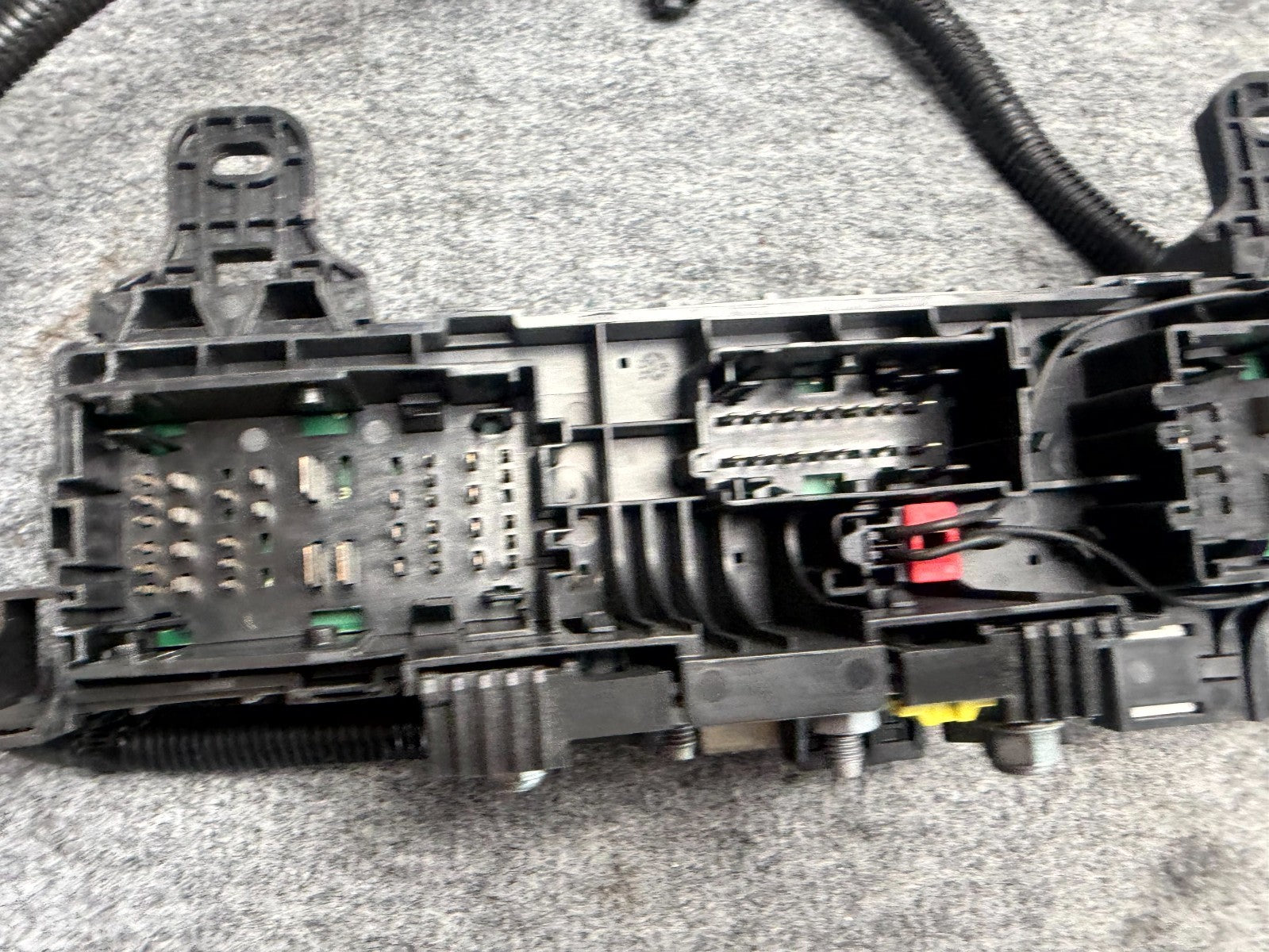 ♦️12-20 TESLA MODEL S FRONT FUSE BOX RELAY JUNCTION BOX OEM, 1034405-00-E