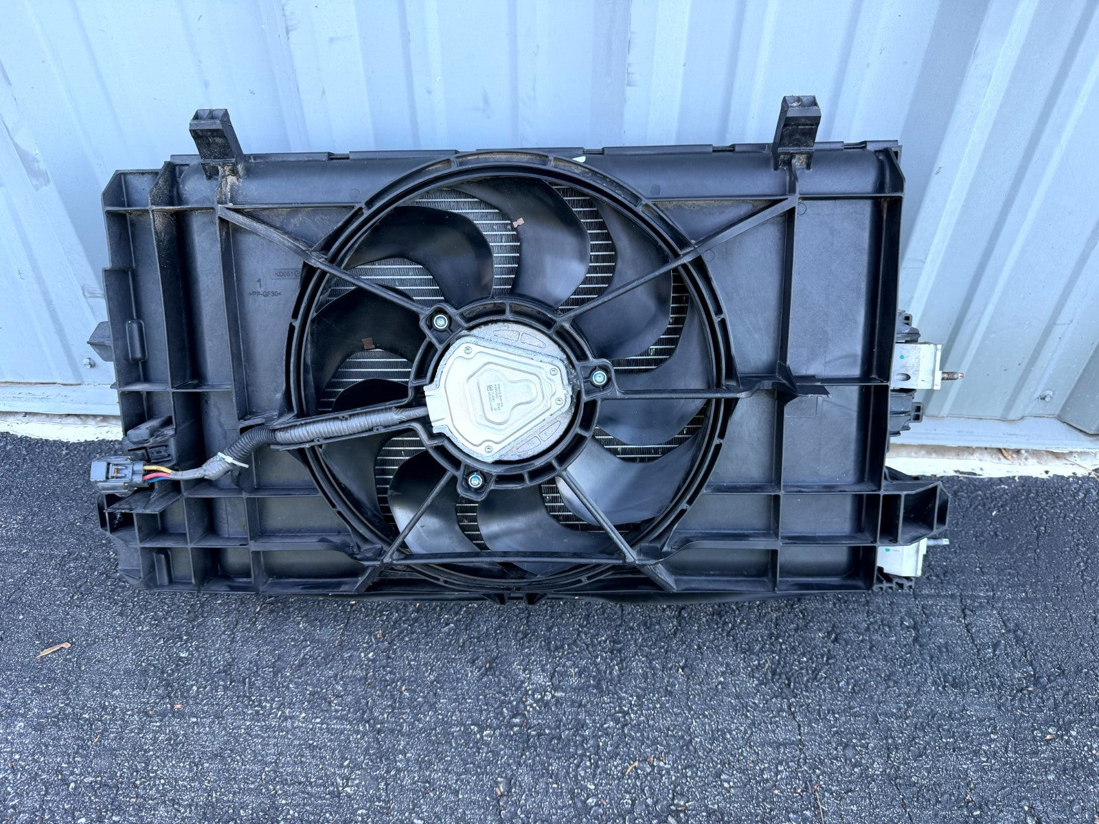 ♦️17-23 TESLA MODEL 3 FRONT RADIATOR ACTIVE AIR GRILL SHUTTER OEM, 1076732-00-H