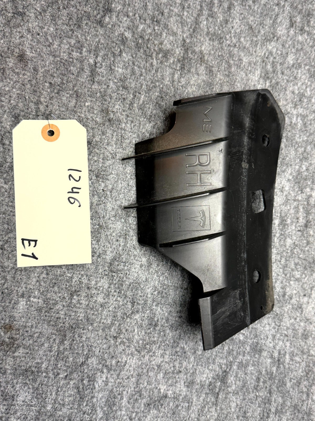 ♦️17-23 TESLA MODEL 3 FRONT RIGHT UPPER BUMPER SUPPORT BRACKET OEM, 1084170-00-B