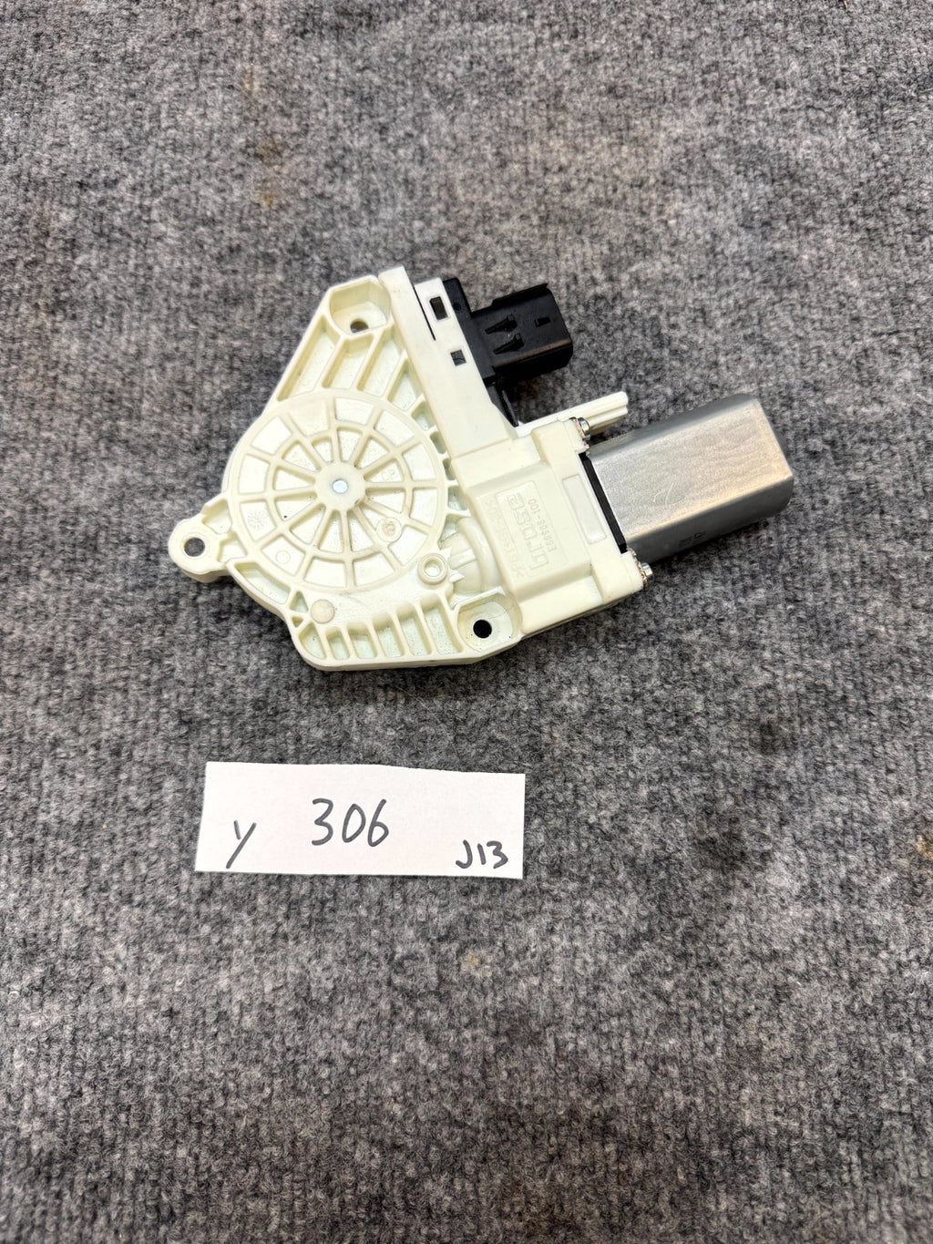 2020 - 2024 TESLA MODEL Y FRONT RIGHT WINDOW REGULATOR MOTOR OEM, 1526797-00-E