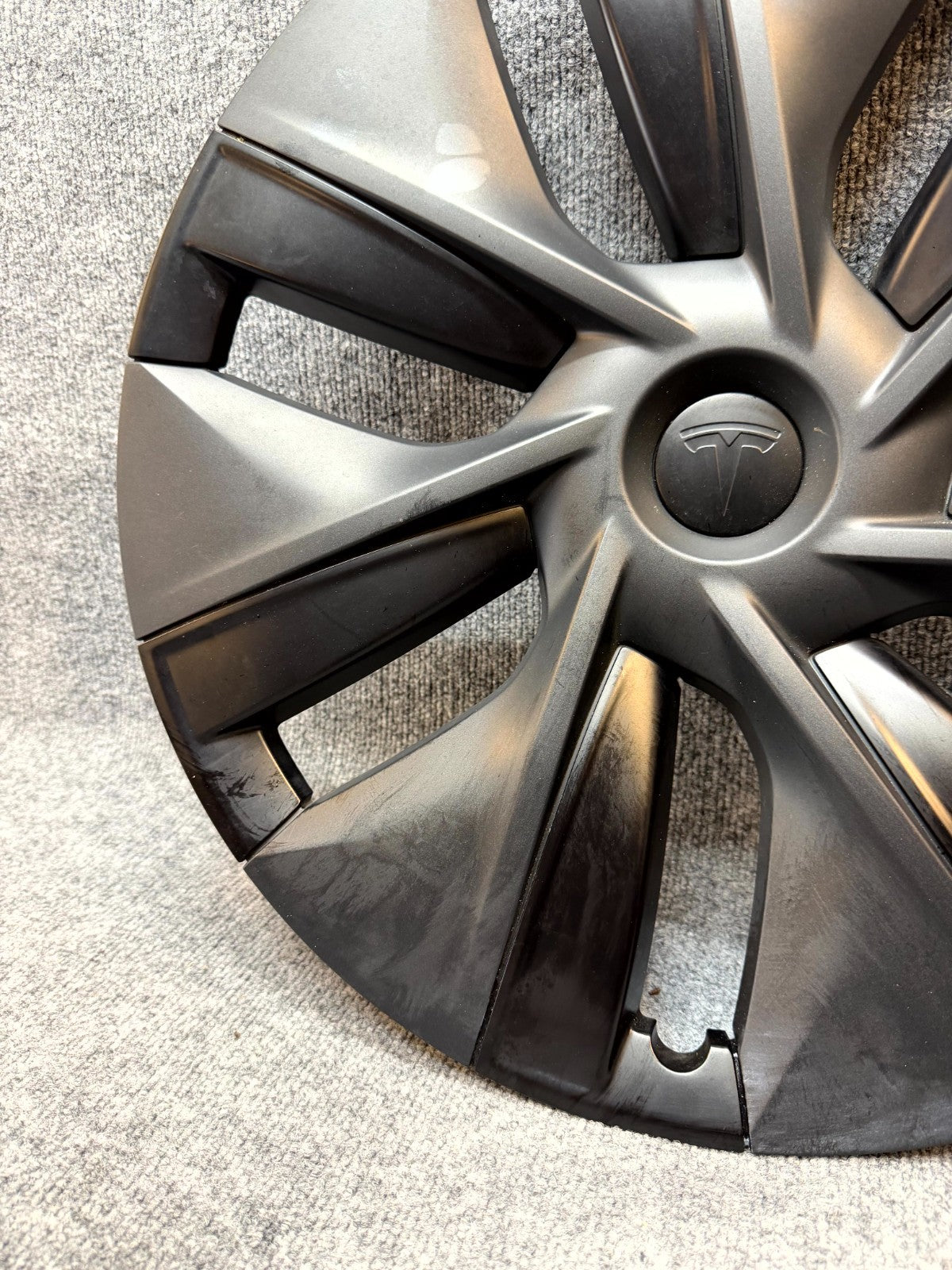 2020 - 2024 TESLA MODEL Y GEMINI WHEEL RIM HUBCAP COVER OEM, 1044235-00-C