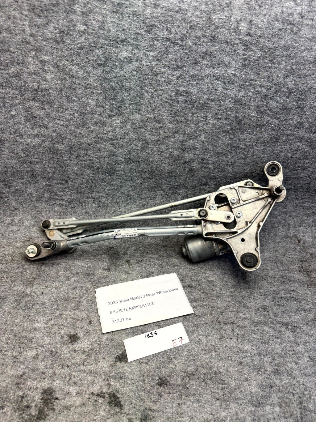 ♦️2017-2023 TESLA MODEL 3 WIPER TRANSMISSION LINKAGE WITH MOTOR OEM, 107672500G