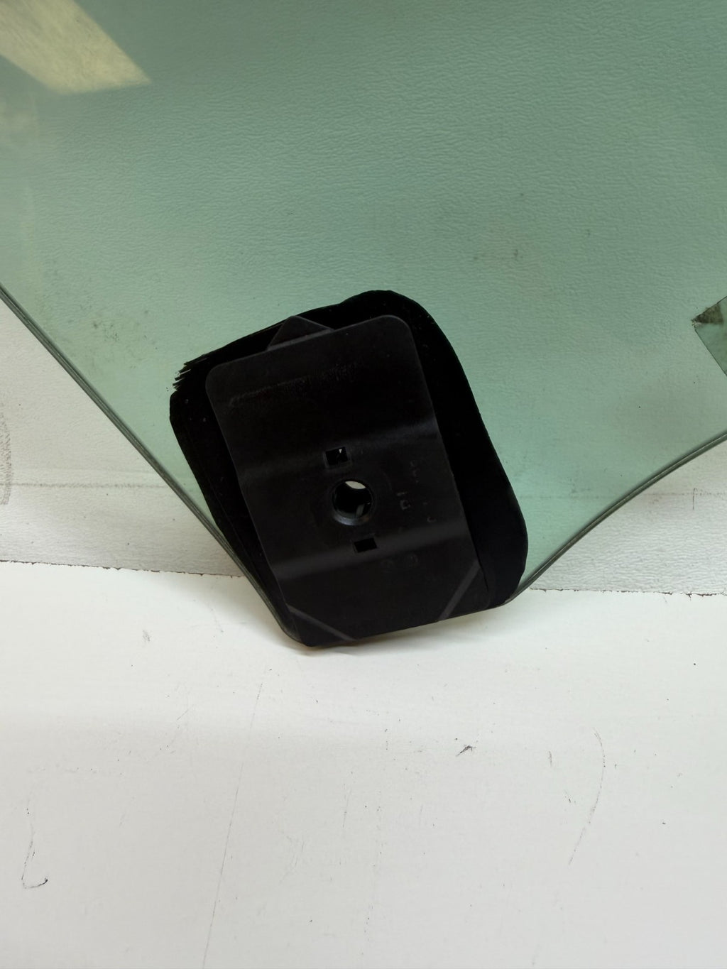 2021-2023 Tesla Model 3 M3 Front Driver Side Door Window Glass Left 43R-014955