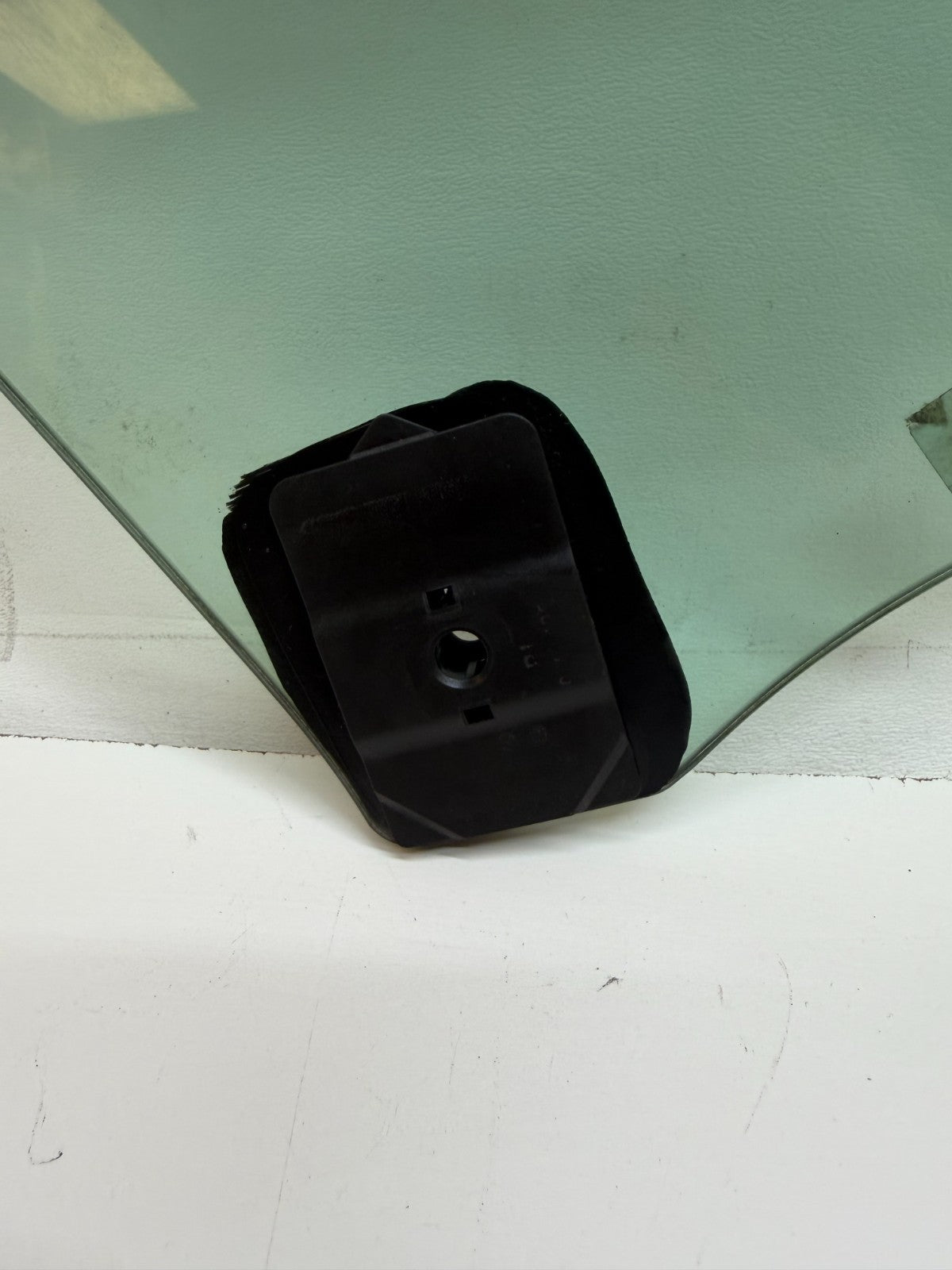 2021-2023 Tesla Model 3 M3 Front Driver Side Door Window Glass Left 43R-014955