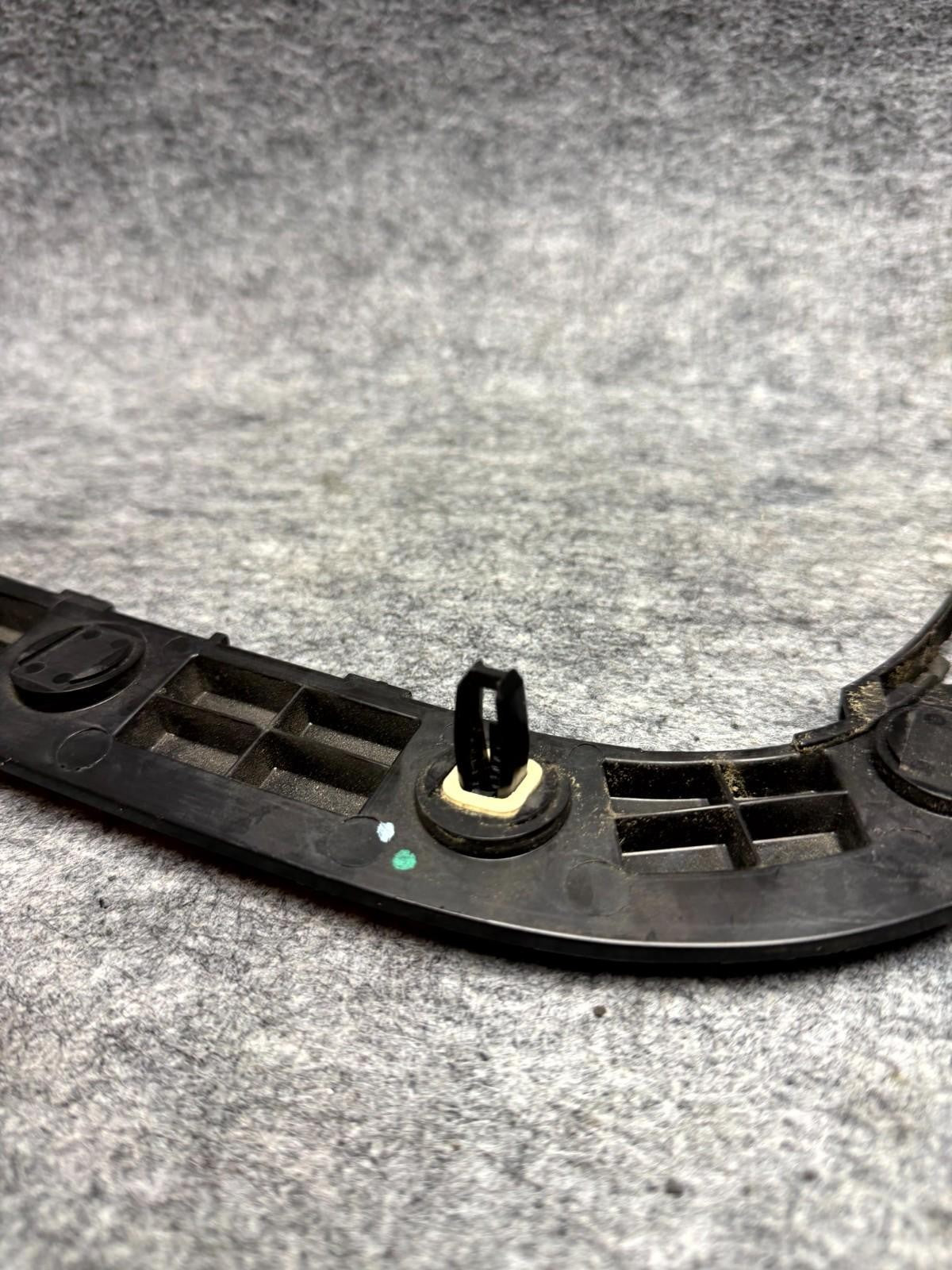 ♦️17-23 TESLA MODEL 3 RIGHT PASSENGER SIDE BUMPER WING BRACKET OEM, 1083991-00