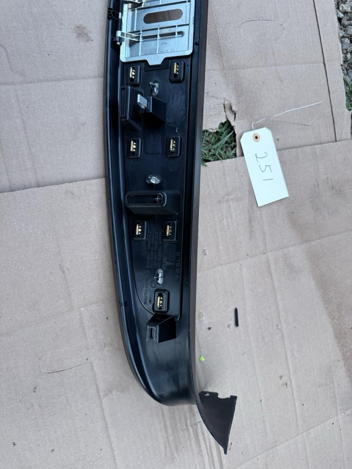 ♦️16-20 TESLA MODEL X REAR TRUNK SILL SCUFF PLATE TRIM COVER OEM, 1035993-00-D