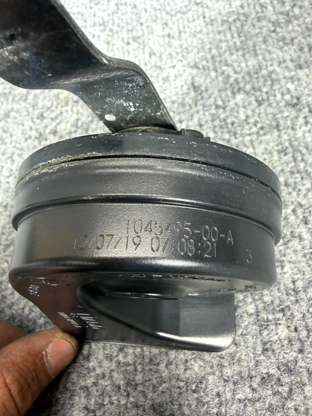 ♦️2016 - 2020 TESLA MODEL X LEFT HIGH TONE HORN SIGNAL OEM, 1045495-00-A
