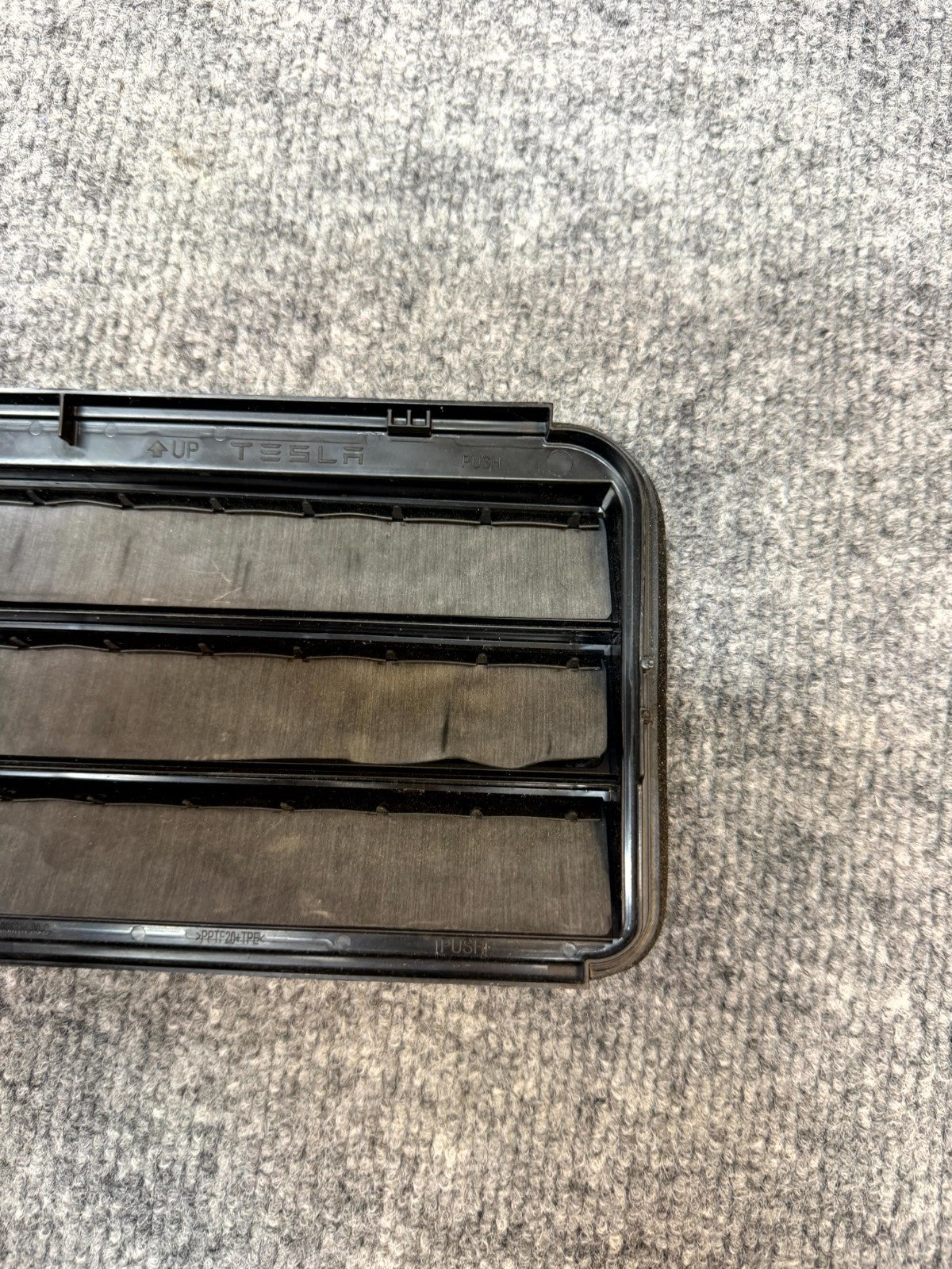 17-23 TESLA MODEL Y/3 AIR EXTRACTOR CABIN VENT GRILLE BLACK OEM, 1098751-00-C