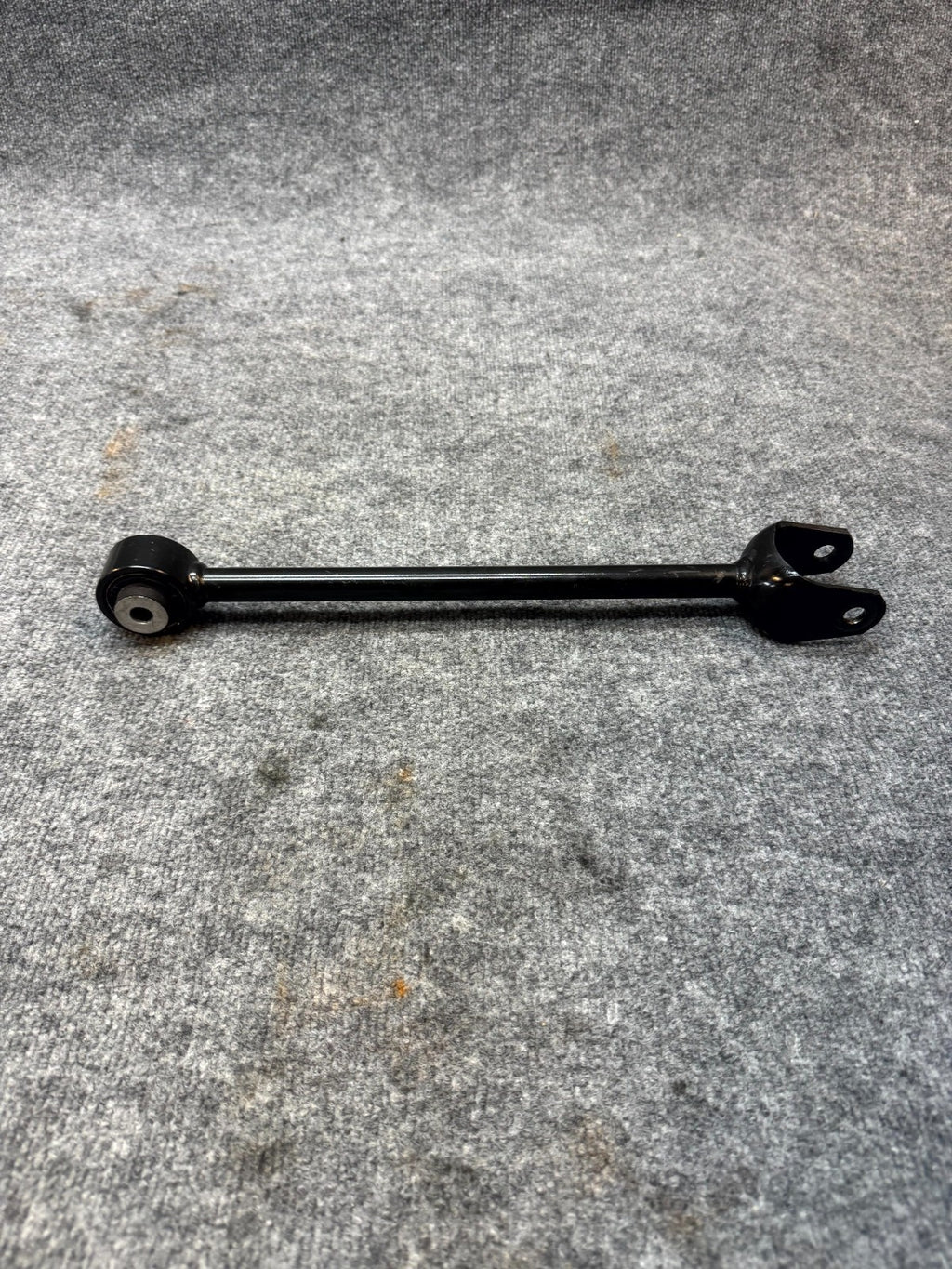 2020 - 2024 TESLA MODEL Y REAR RIGHT / LEFT LOWER CONTROL ARM OEM, 1044441-00-F