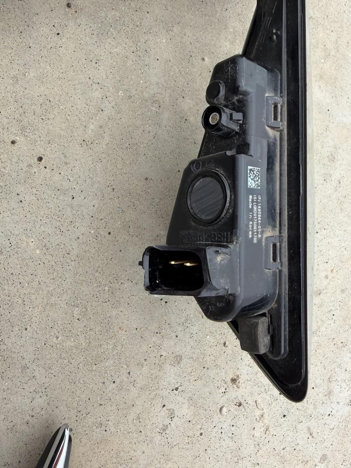 ♦️17-21 TESLA MODEL 3 LEFT AND RIGHT FENDER CAMERA MARKER SET OEM, 1495864-01-A