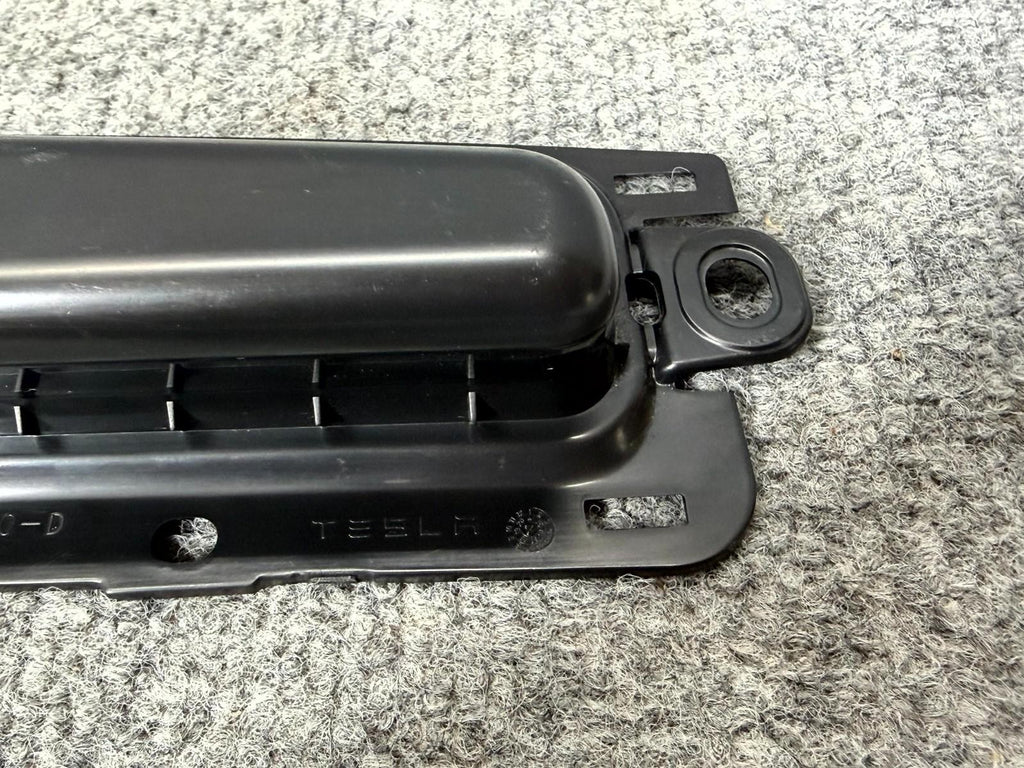 16-20 Tesla Model X Liftgate Back Door Trunk Pull Handle Cup OEM, 1050409-00-D