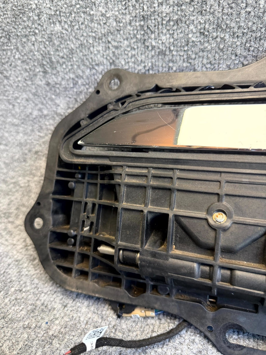 2012-2016 TESLA MODEL S REAR LEFT SIDE EXTERIOR DOOR HANDLE OEM, 1007375-00-L