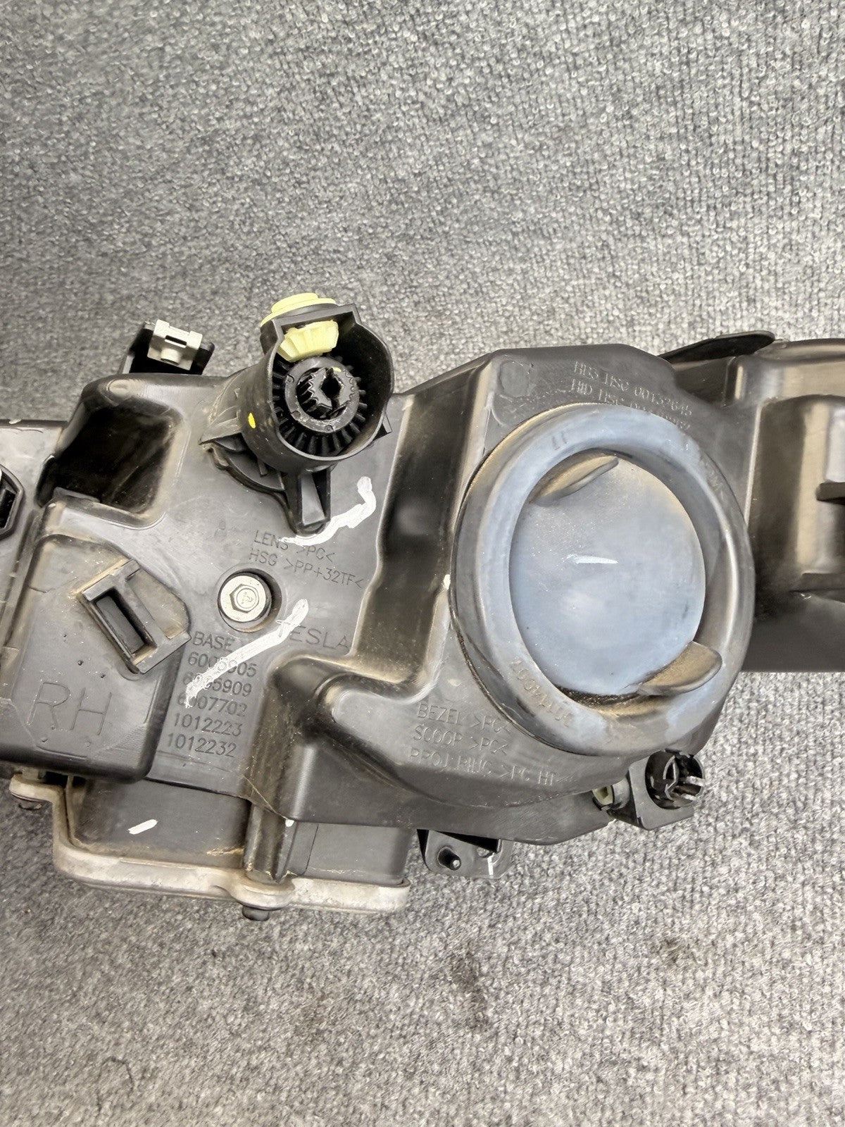OEM 2012-2016 Tesla Model S HID Complete Right Passenger Headlight 6005907-00-D