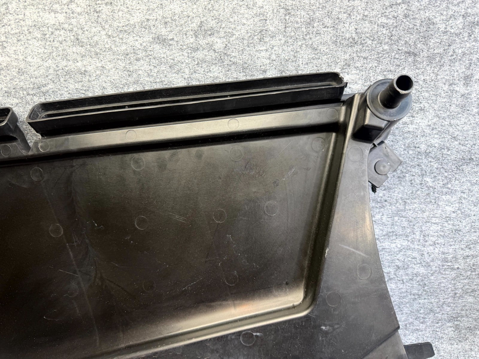 ♦️16-20 TESLA MODEL S FRONT UNDER HOOD PANEL CABIN INTAKE DUCT OEM, 1060466-00-B