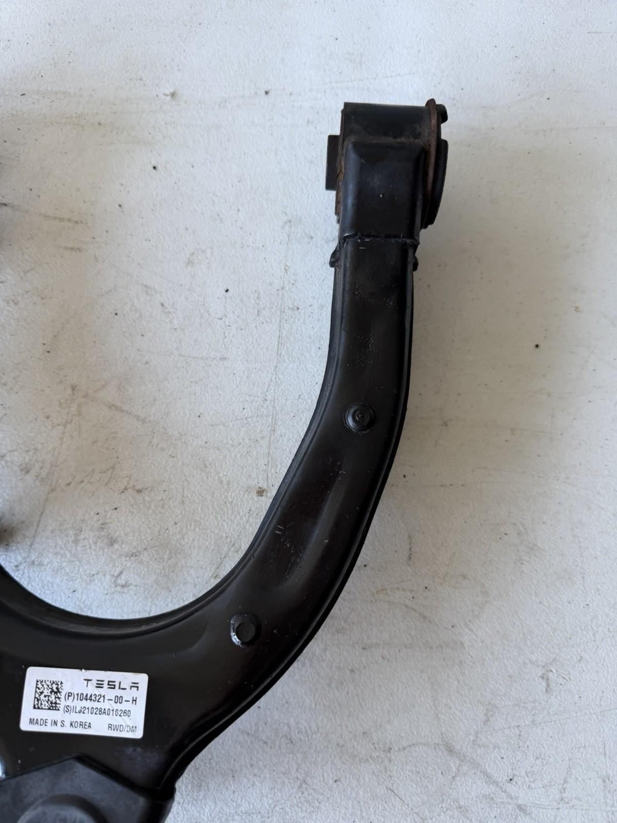 ♦️2017 - 2023 TESLA MODEL 3 FRONT LEFT SIDE UPPER CONTROL ARM OEM, 1044321-00-H
