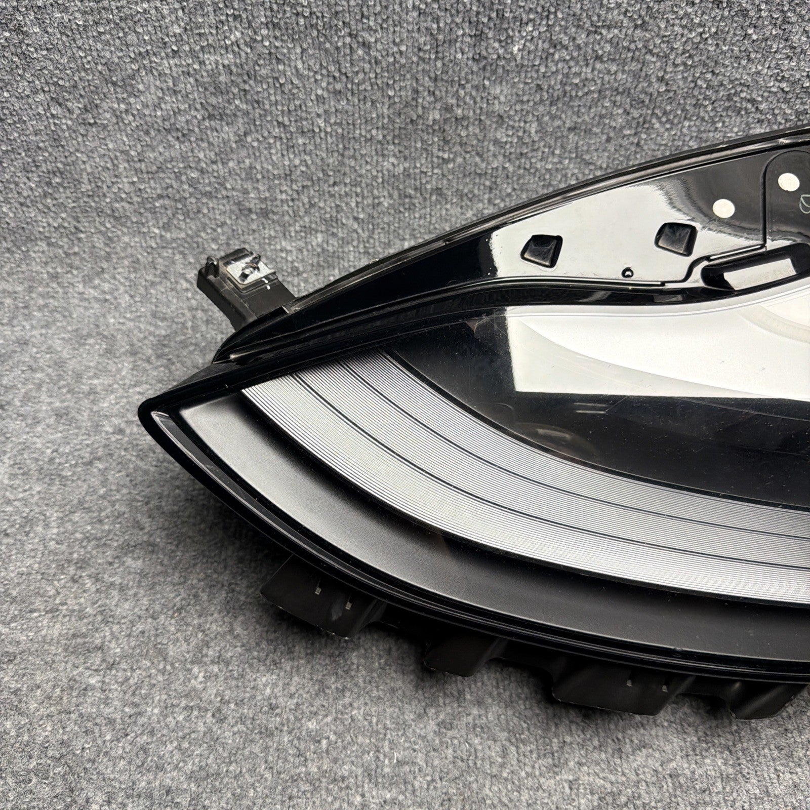 2021-2023 TESLA MODEL 3 MODEL Y HEADLIGHT MATRIX DRIVER SIDE 1514952-00-C OEM