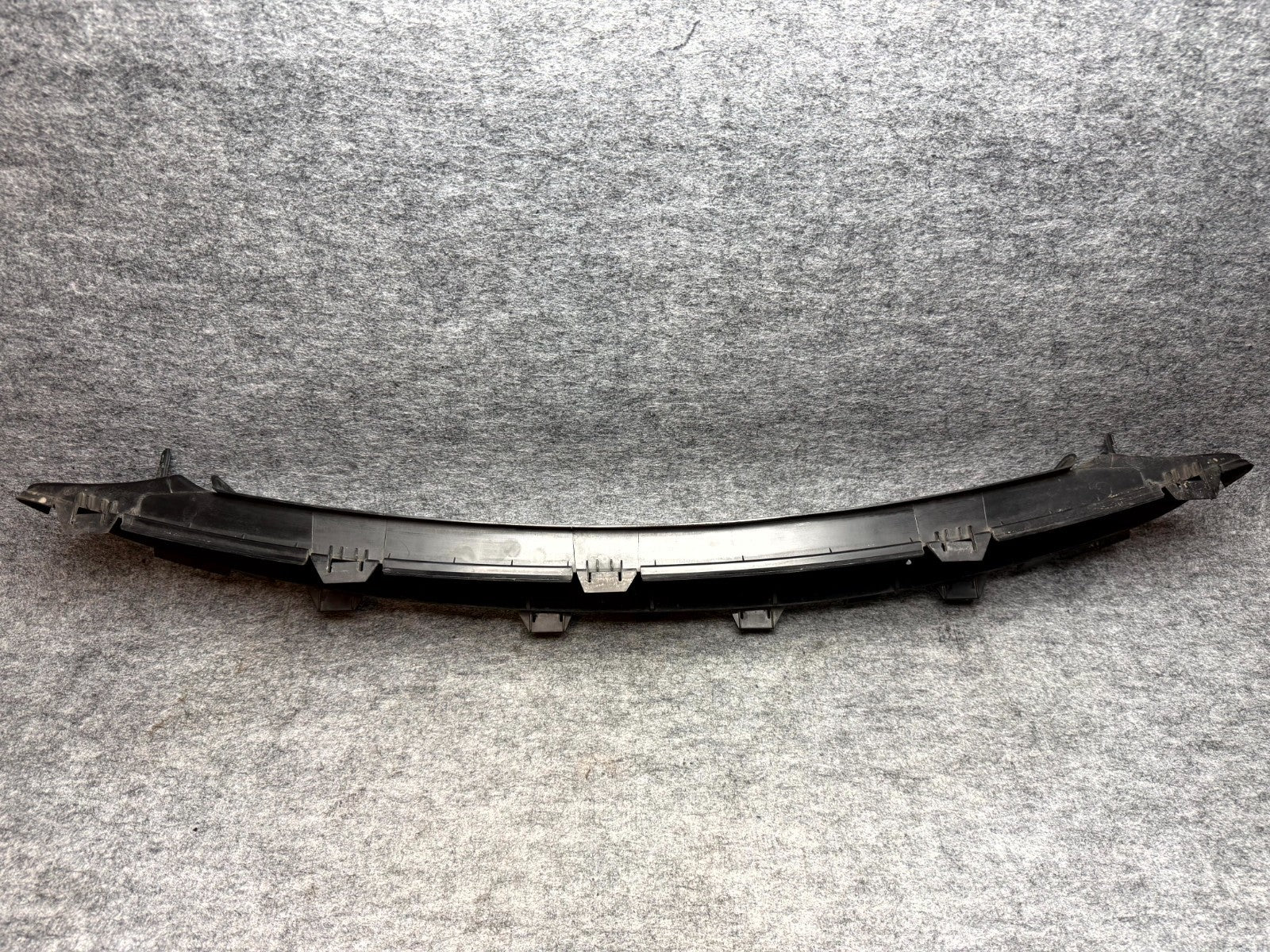 ♦️2017–2023 TESLA MODEL 3 FRONT BUMPER LOWER CENTER GRILLE OEM, 1085927-00-C