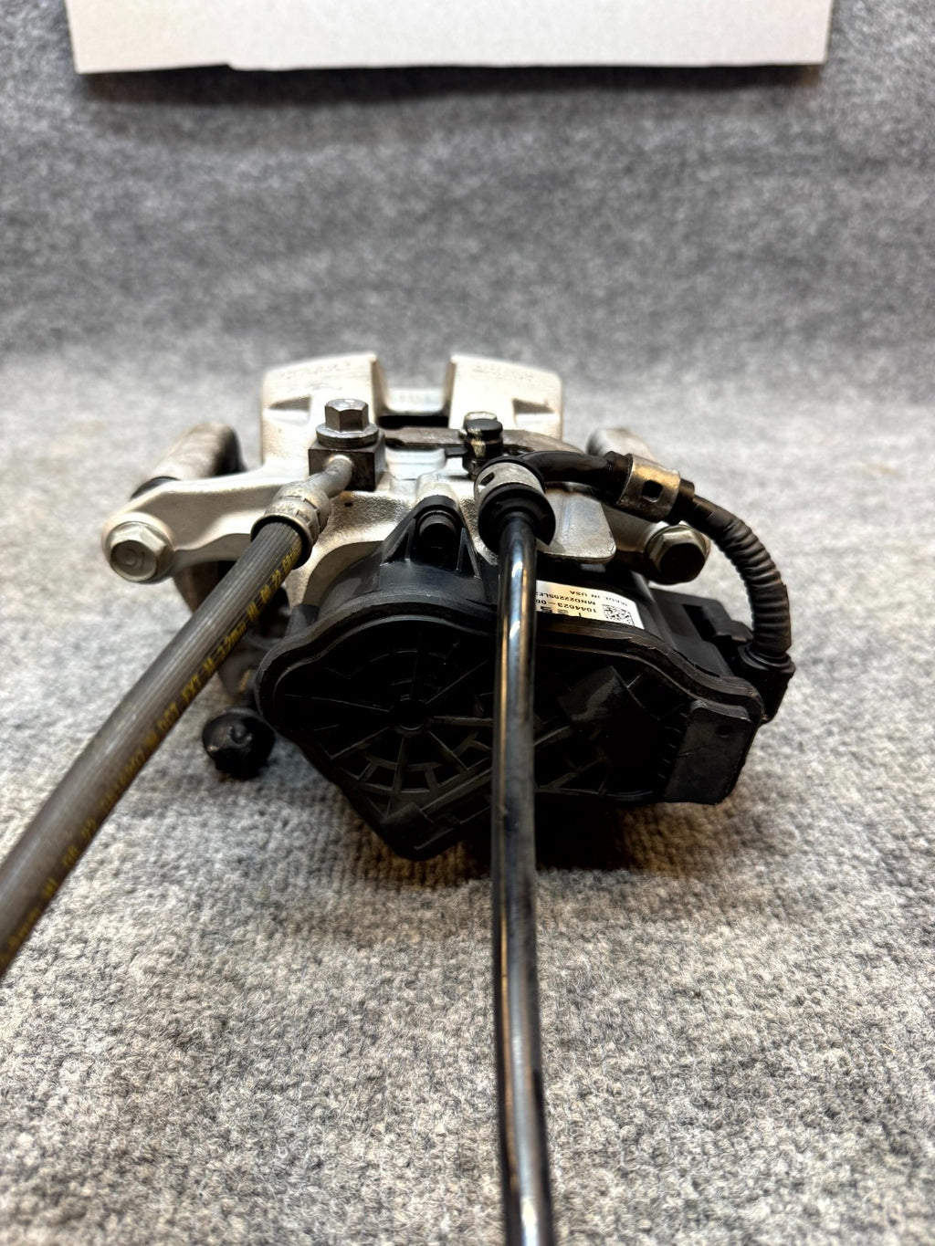 2017 - 2023 TESLA MODEL 3 REAR LEFT SIDE BRAKE CALLIPER W/HOSE OEM 1044623-00-J