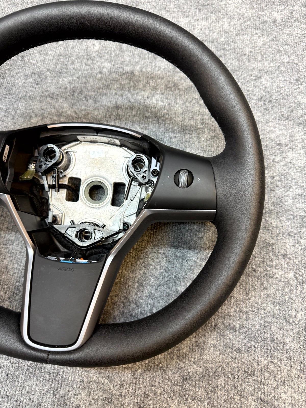 2020 - 2024 TESLA MODEL Y HEATED LEATHER STEERING WHEEL BLACK OEM, 1490214-00-B