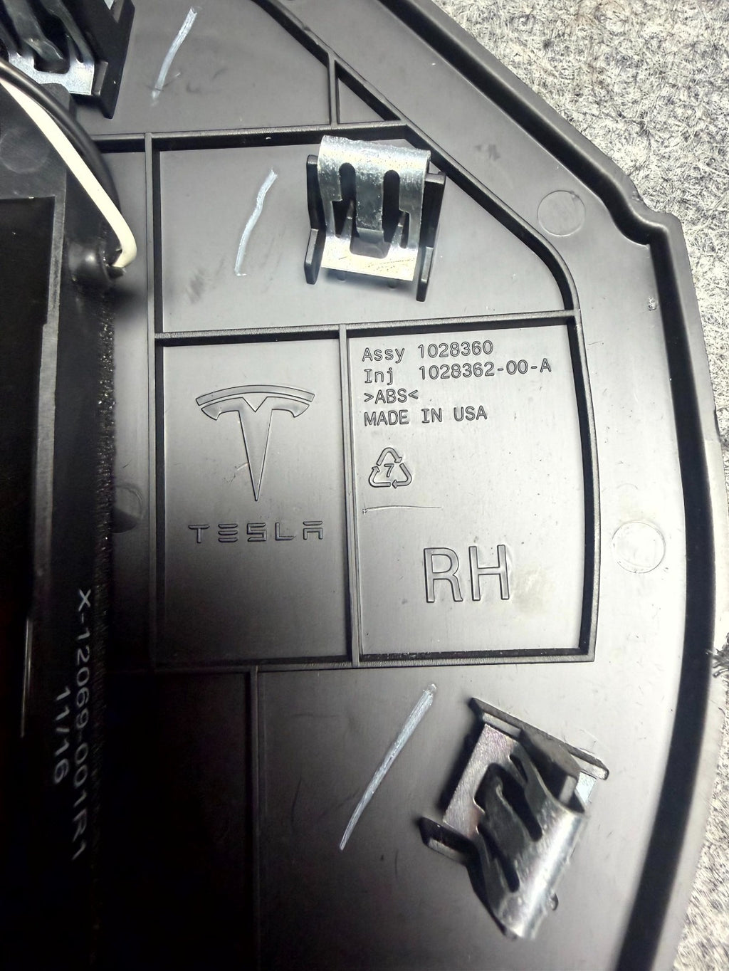 ♦️2012 - 2020 TESLA MODEL S FRONT RIGHT INSTRUMENT PANEL COVER OEM, 1009478-00-C