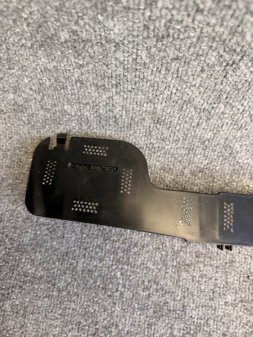 2020 - 2024 TESLA MODEL Y FRONT RIGHT BUMPER FOG LIGHT BRACKET OEM, 1493748-00-A
