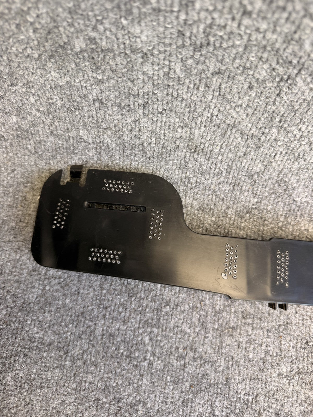 2020 - 2024 TESLA MODEL Y FRONT RIGHT BUMPER FOG LIGHT BRACKET OEM, 1493748-00-A