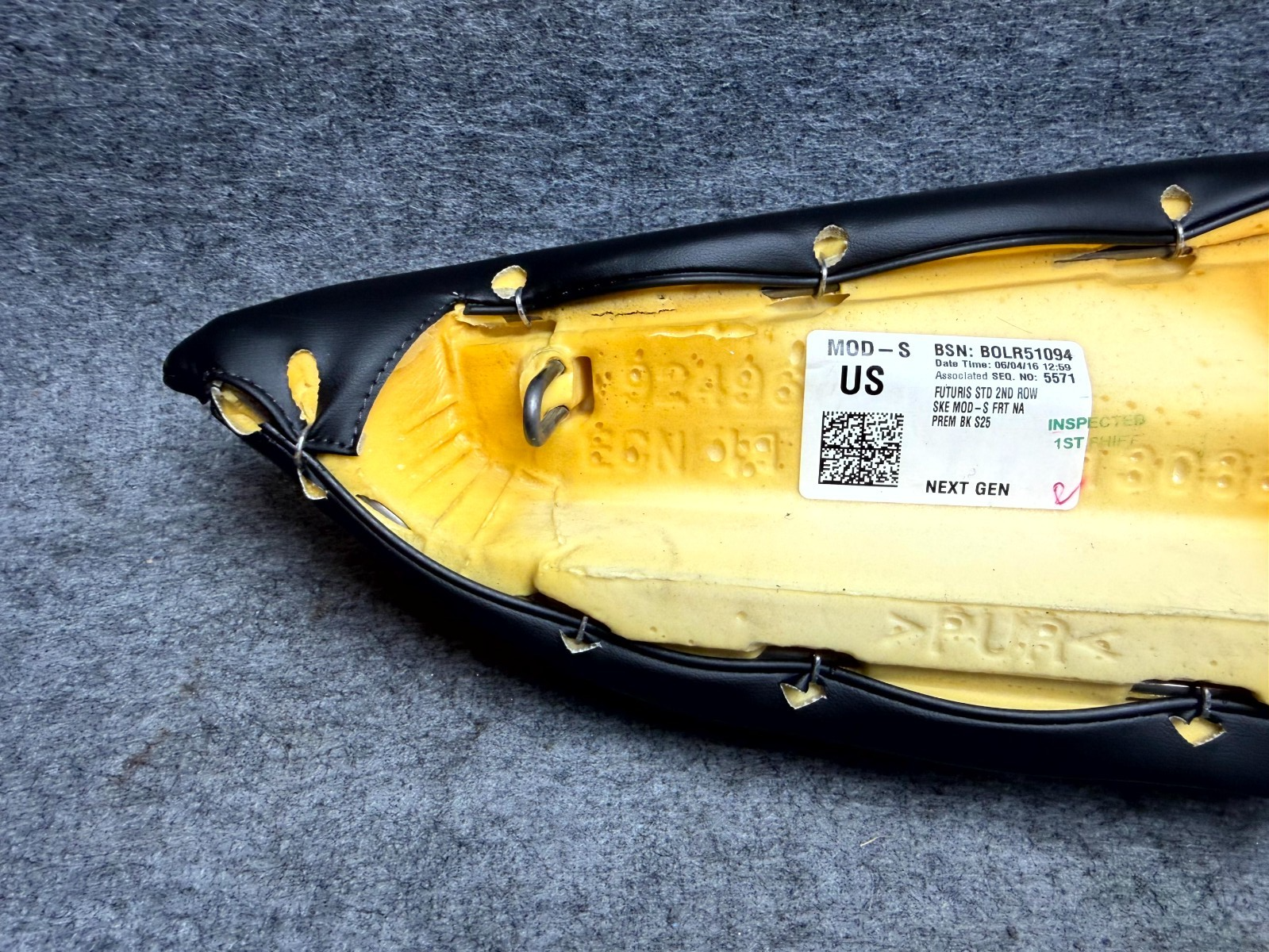 ♦️12-20 TESLA MODEL S RIGHT 2ND ROW SEAT BOLSTER CUSHION COVER OEM, 100597101A