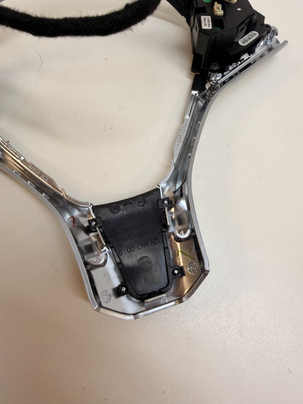 12-20 Tesla S Steering Wheel Trim Bezel Cover & Control Switch 1013242-00-E