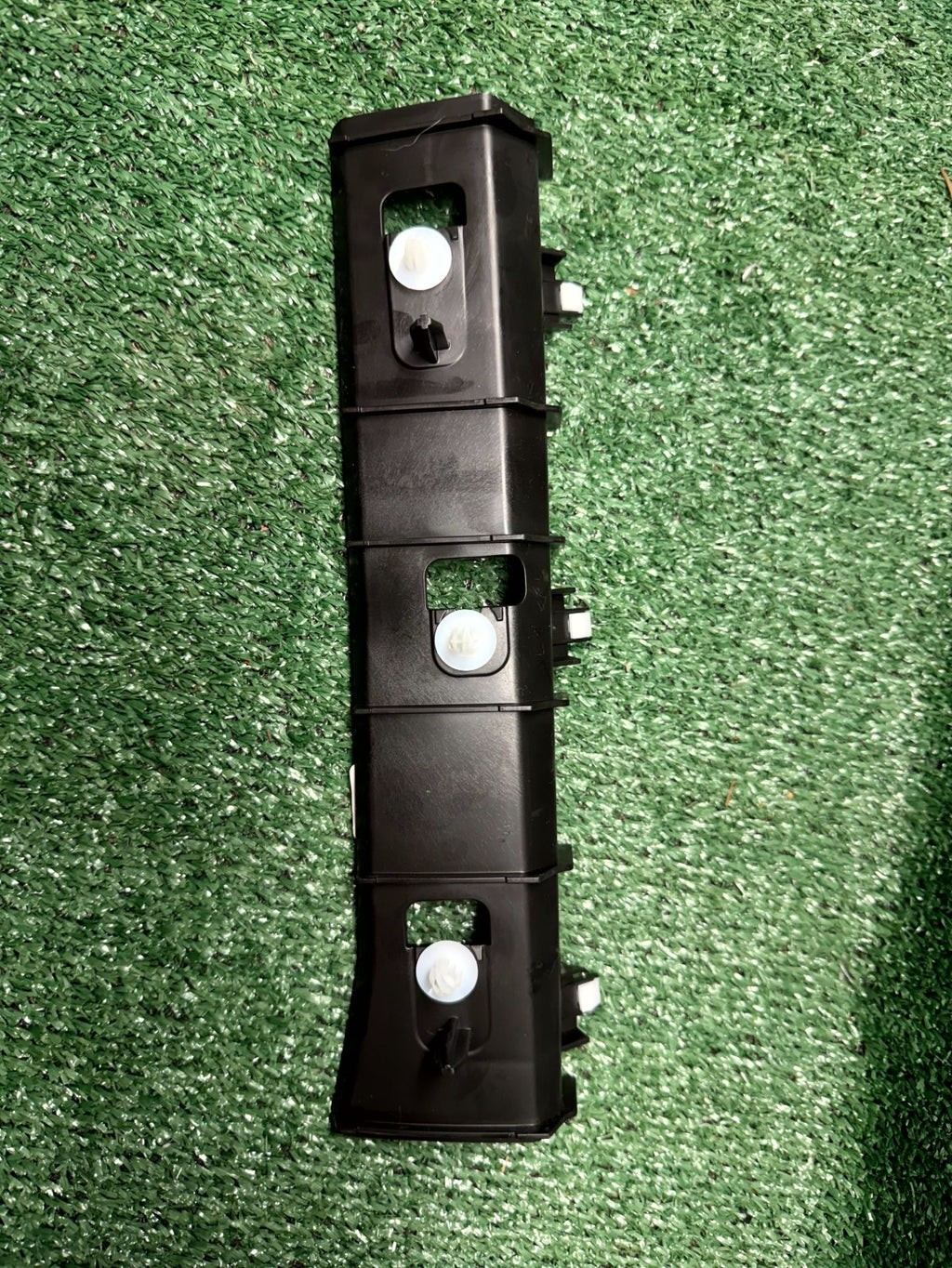 ♦️2020 – 2023 TESLA MODEL Y LEFT SIDE UPPER LIFTGATE BRACKET OEM, 1628707-00-A