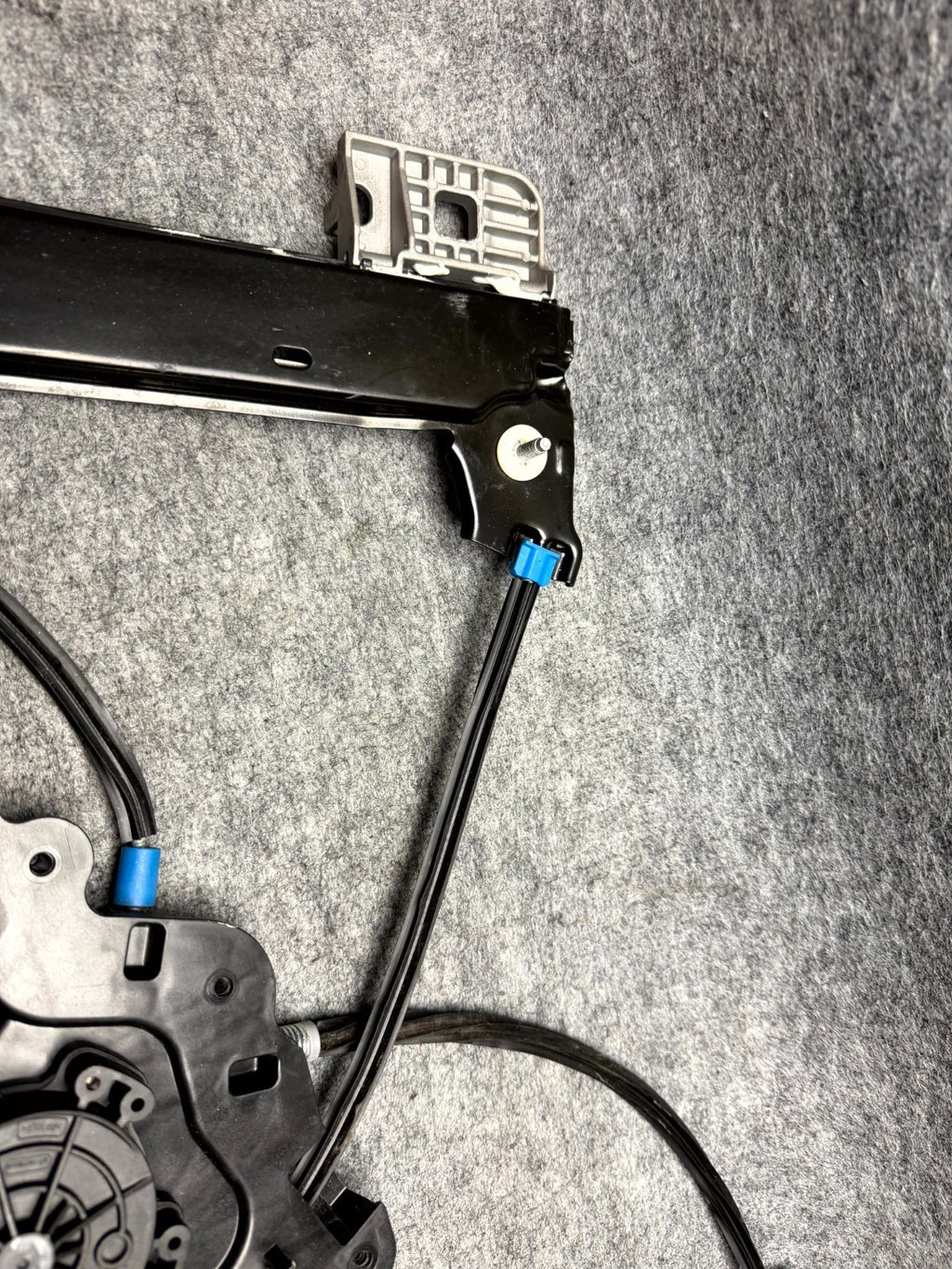 ♦️2017-2023 TESLA MODEL 3 FRONT RIGHT SIDE DOOR WINDOW REGULATOR OEM, 109662114J