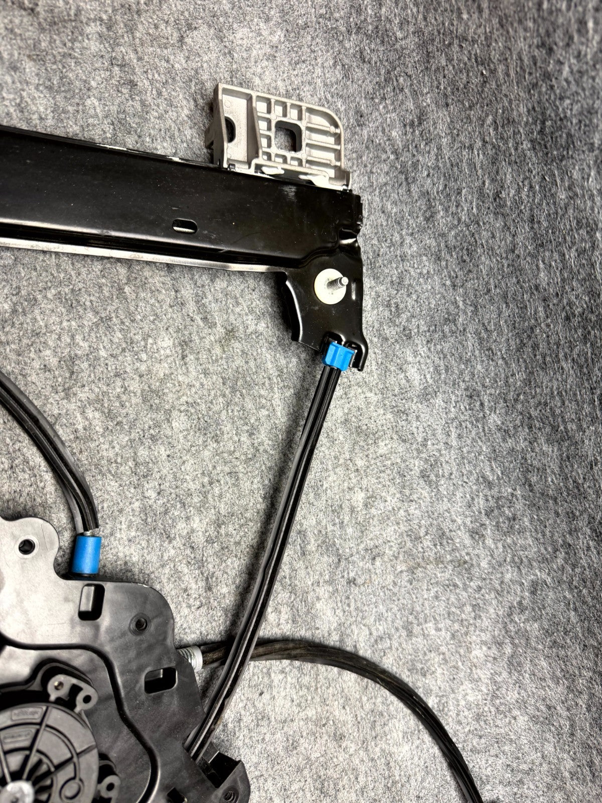♦️2017-2023 TESLA MODEL 3 FRONT RIGHT SIDE DOOR WINDOW REGULATOR OEM, 109662114J