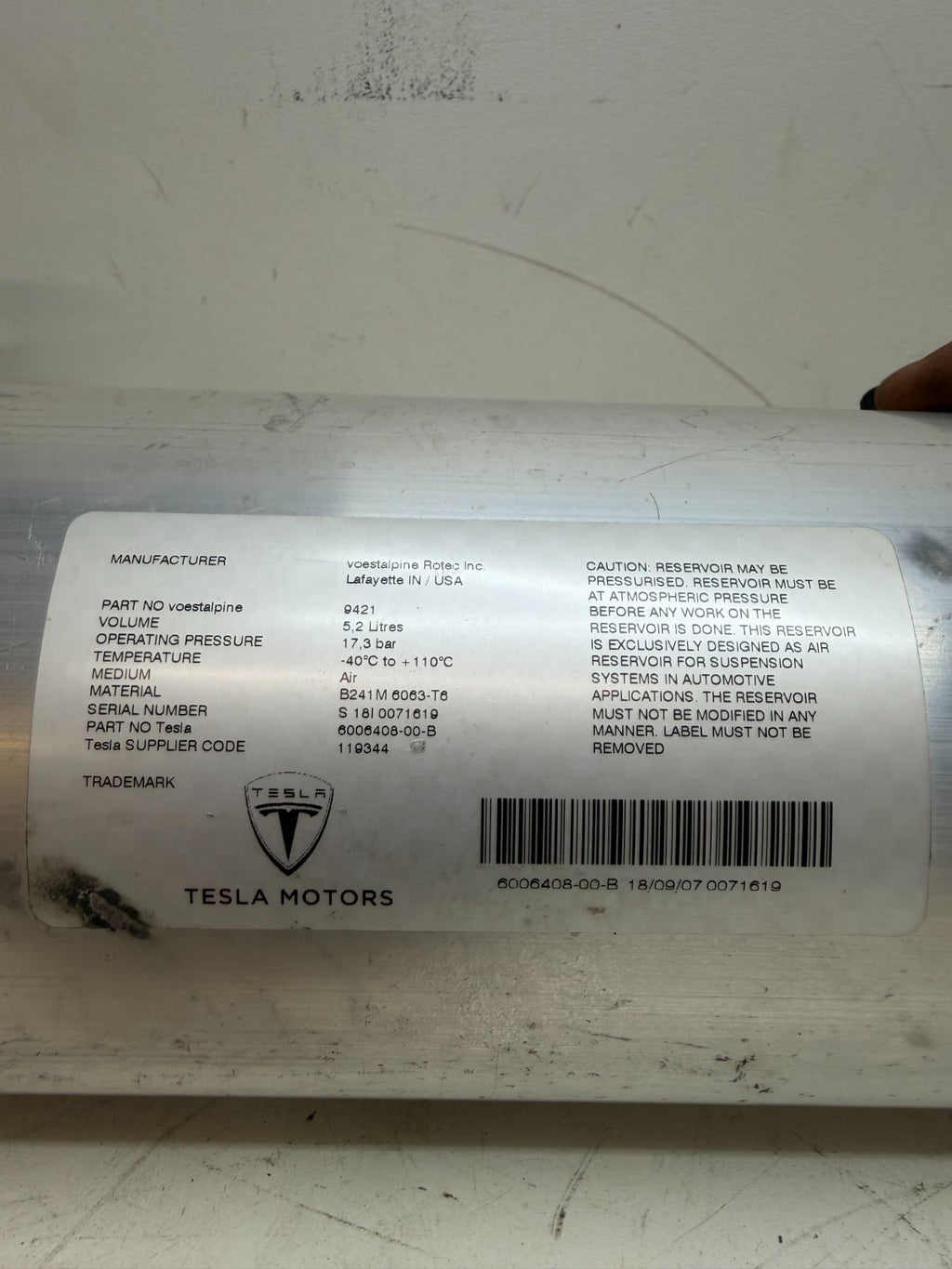 2016-20 TESLA MODEL X AIR RIDE SUSPENSION RESERVOIR TANK VALVE OEM 6006408-00-B